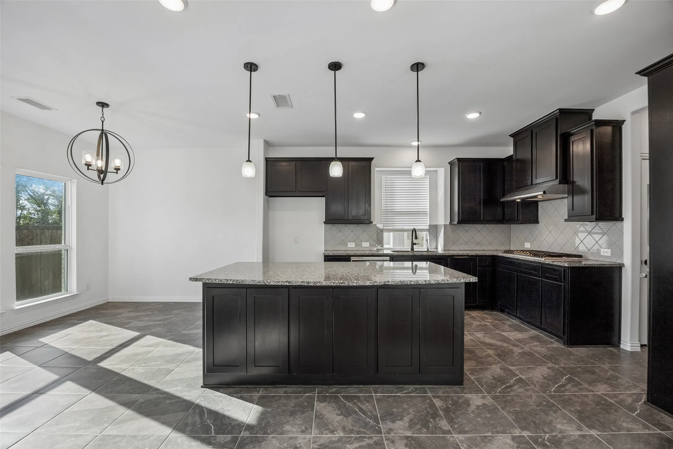 Single Family Residence For Sale in Denton County , 1817 Ordonez Drive, Little Elm, Texas 75068, 5 Bedroom, 4 Bathroom, 3 Garage spaces, 3,988 Sqft, built in 2022, mls#21405911, Real Estate Agent in Little Elm, Homes For Sale in Denton county, Homes For Sale in Little Elm, Realtor in Little Elm Texas, Real Estate Brokerage Independent Realty Texas, Luminita Cordes Realtor