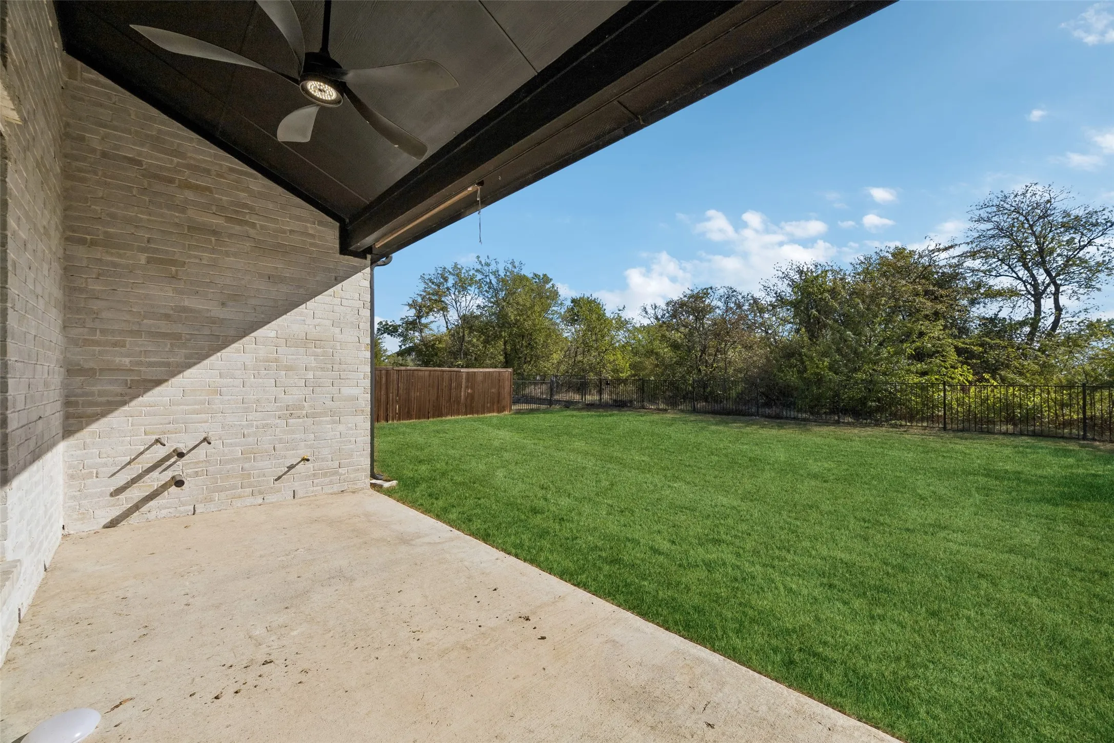 Single Family Residence For Sale in Denton County , 1817 Ordonez Drive, Little Elm, Texas 75068, 5 Bedroom, 4 Bathroom, 3 Garage spaces, 3,988 Sqft, built in 2022, mls#21405911, Real Estate Agent in Little Elm, Homes For Sale in Denton county, Homes For Sale in Little Elm, Realtor in Little Elm Texas, Real Estate Brokerage Independent Realty Texas, Luminita Cordes Realtor