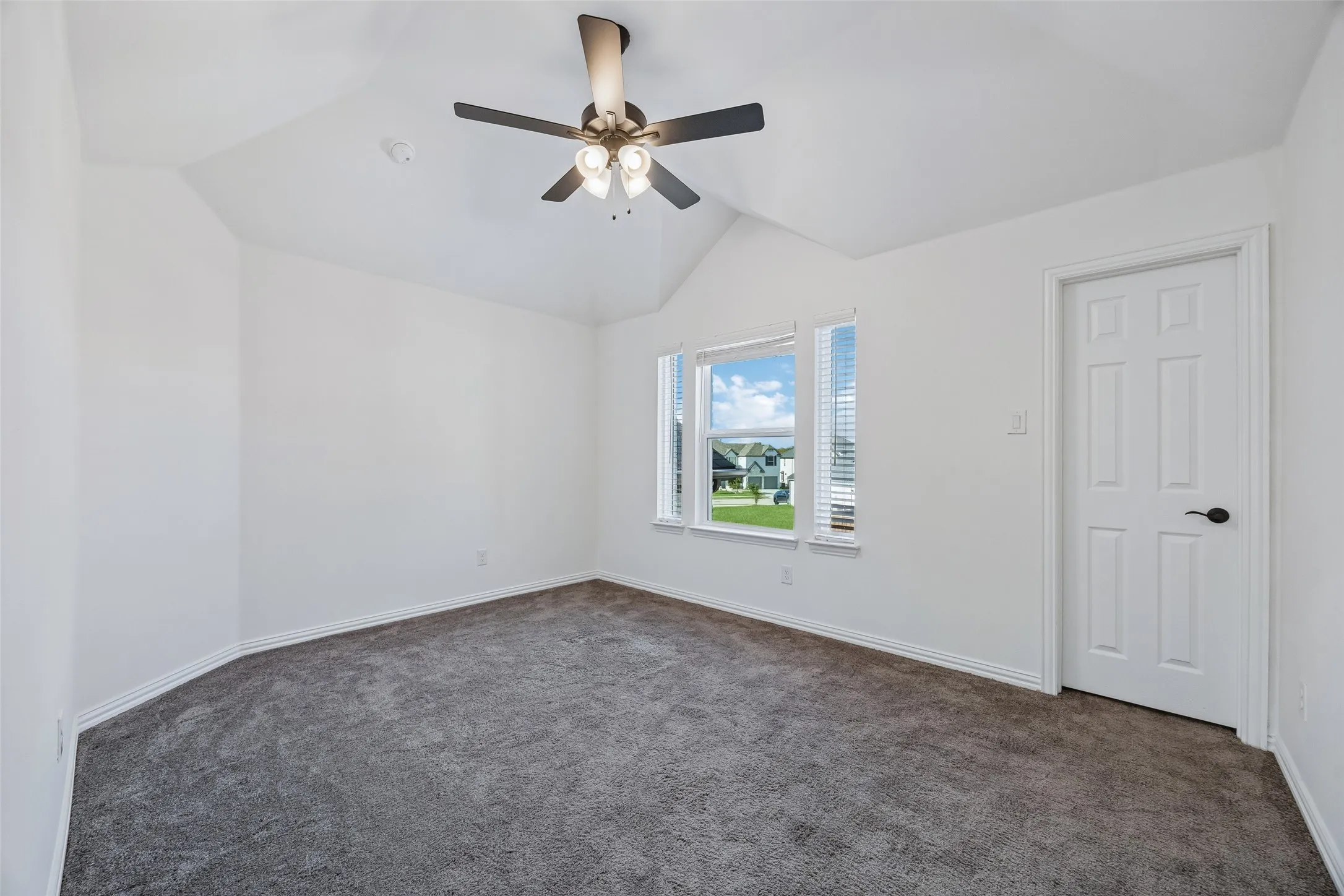 Single Family Residence For Sale in Denton County , 1817 Ordonez Drive, Little Elm, Texas 75068, 5 Bedroom, 4 Bathroom, 3 Garage spaces, 3,988 Sqft, built in 2022, mls#21405911, Real Estate Agent in Little Elm, Homes For Sale in Denton county, Homes For Sale in Little Elm, Realtor in Little Elm Texas, Real Estate Brokerage Independent Realty Texas, Luminita Cordes Realtor