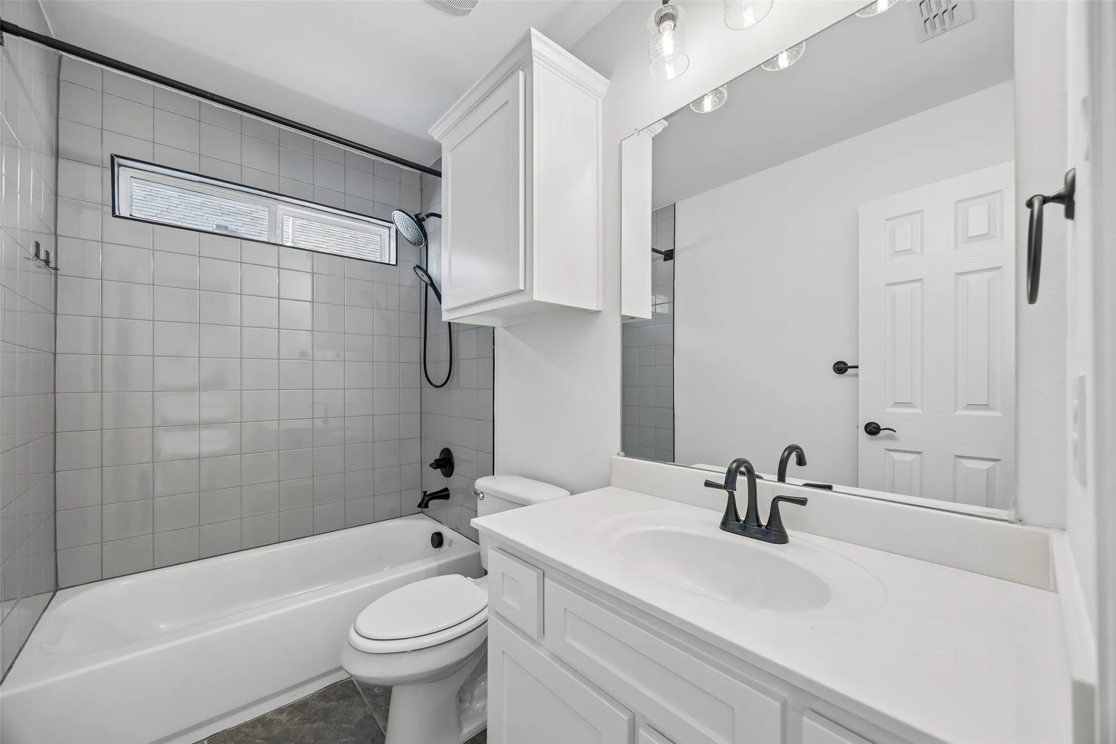 Single Family Residence For Sale in Denton County , 1817 Ordonez Drive, Little Elm, Texas 75068, 5 Bedroom, 4 Bathroom, 3 Garage spaces, 3,988 Sqft, built in 2022, mls#21405911, Real Estate Agent in Little Elm, Homes For Sale in Denton county, Homes For Sale in Little Elm, Realtor in Little Elm Texas, Real Estate Brokerage Independent Realty Texas, Luminita Cordes Realtor