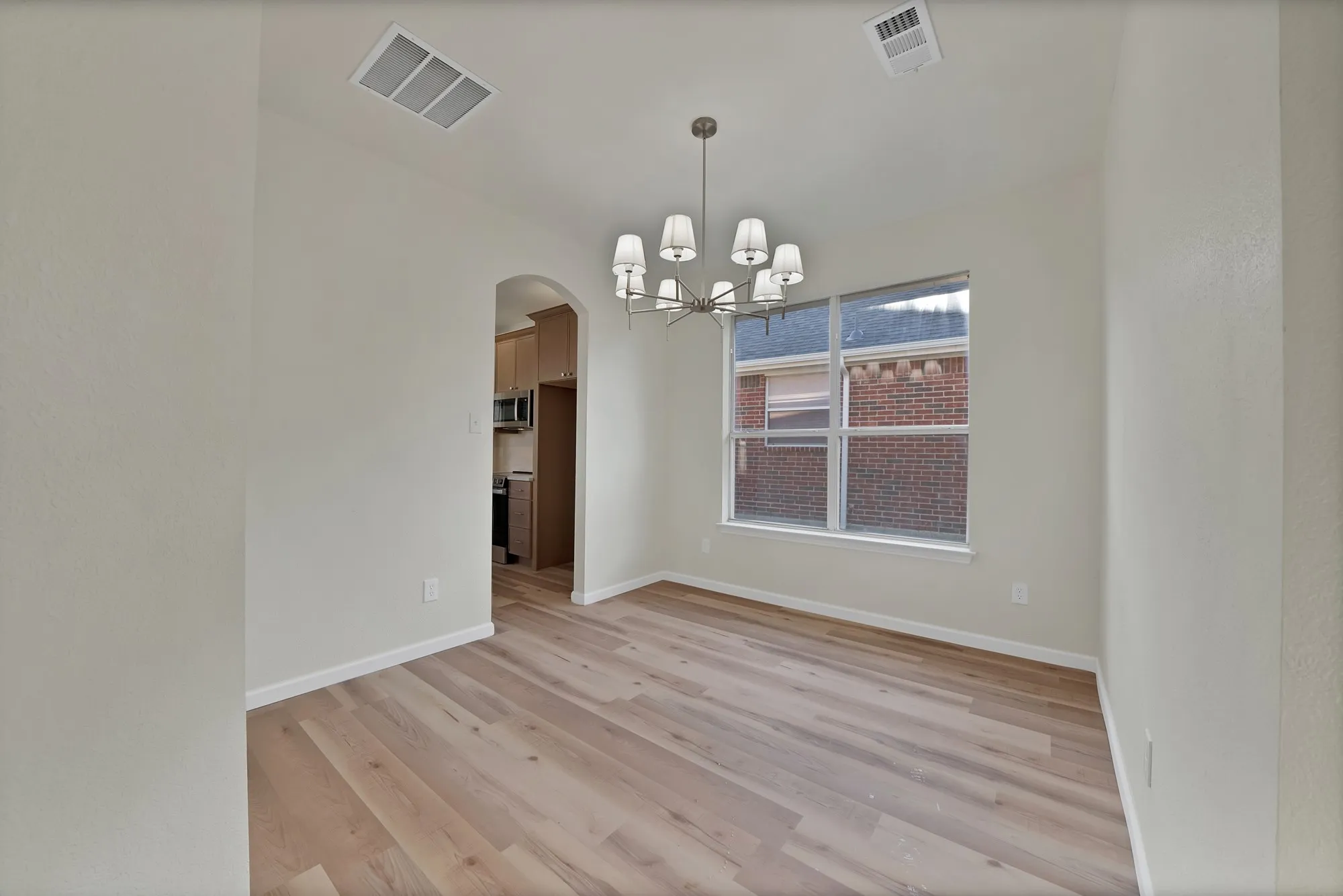 Single Family Residence For Sale in Denton County , 4524 Highridge Drive, The Colony, Texas 75056, 3 Bedroom, 2 Bathroom, 2 Garage spaces, 1,644 Sqft, built in 1998, mls#21408092, Real Estate Agent in The Colony, Homes For Sale in Denton county, Homes For Sale in The Colony, Realtor in The Colony Texas, Real Estate Brokerage Independent Realty Texas, Luminita Cordes Realtor