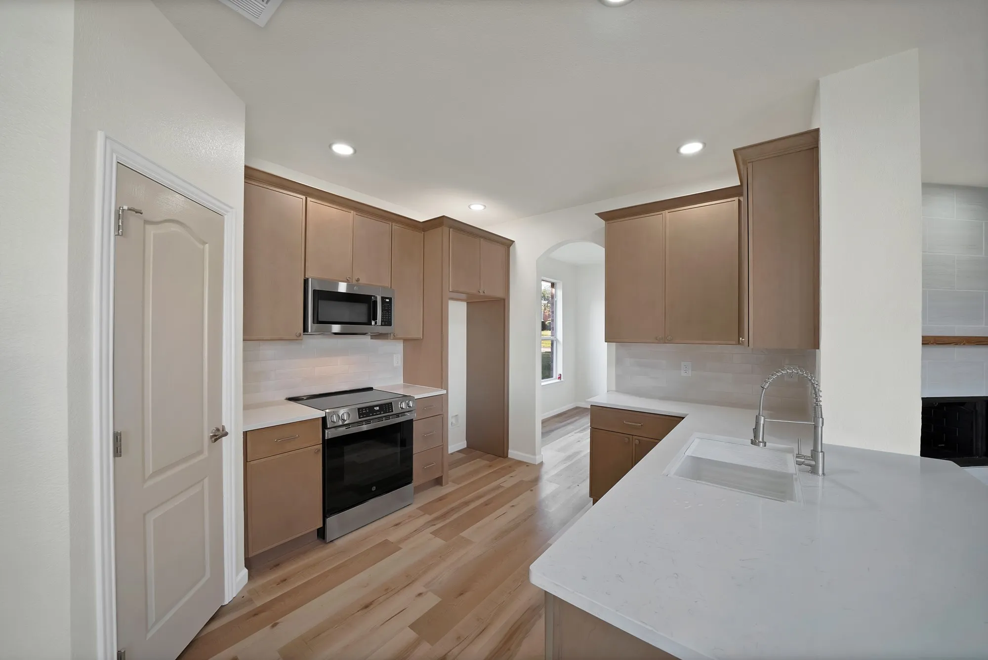Single Family Residence For Sale in Denton County , 4524 Highridge Drive, The Colony, Texas 75056, 3 Bedroom, 2 Bathroom, 2 Garage spaces, 1,644 Sqft, built in 1998, mls#21408092, Real Estate Agent in The Colony, Homes For Sale in Denton county, Homes For Sale in The Colony, Realtor in The Colony Texas, Real Estate Brokerage Independent Realty Texas, Luminita Cordes Realtor