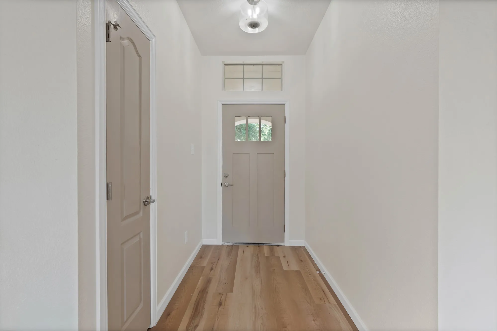 Single Family Residence For Sale in Denton County , 4524 Highridge Drive, The Colony, Texas 75056, 3 Bedroom, 2 Bathroom, 2 Garage spaces, 1,644 Sqft, built in 1998, mls#21408092, Real Estate Agent in The Colony, Homes For Sale in Denton county, Homes For Sale in The Colony, Realtor in The Colony Texas, Real Estate Brokerage Independent Realty Texas, Luminita Cordes Realtor