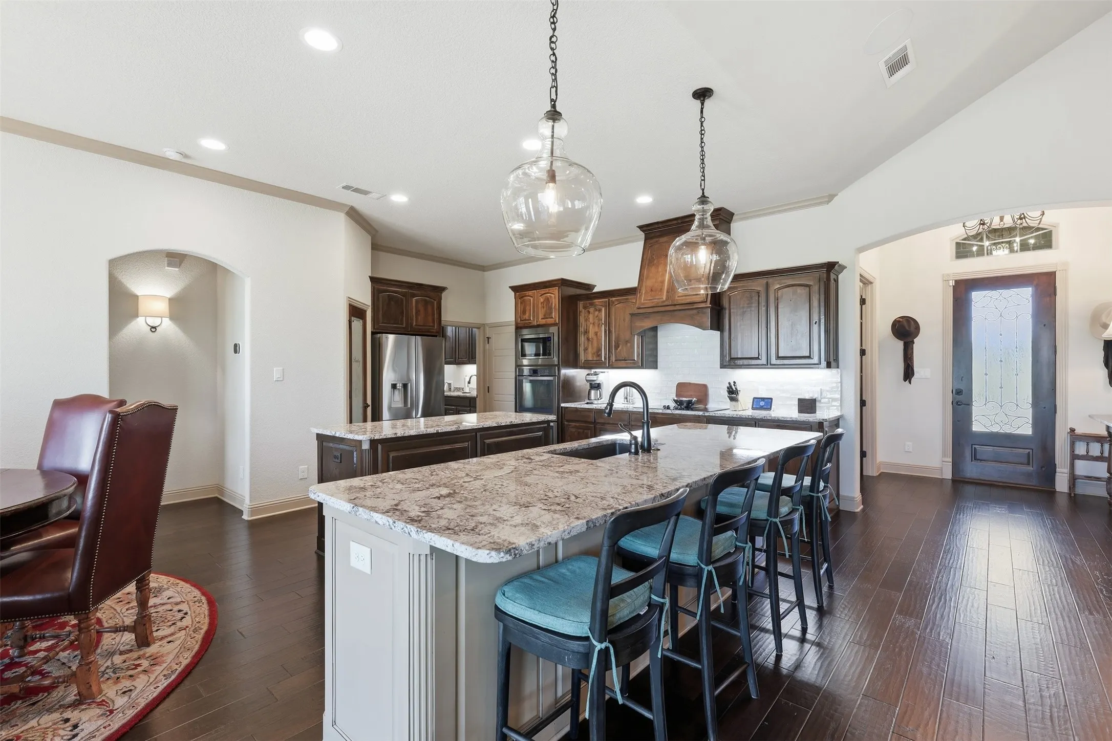 Single Family Residence For Sale in Parker County , 253 Maral Lane, Azle, Texas 76020, 4 Bedroom, 3 Bathroom, 3 Garage spaces, 2,449 Sqft, built in 2016, mls#21405691, Real Estate Agent in Azle, Homes For Sale in Parker county, Homes For Sale in Azle, Realtor in Azle Texas, Real Estate Brokerage Independent Realty Texas, Luminita Cordes Realtor