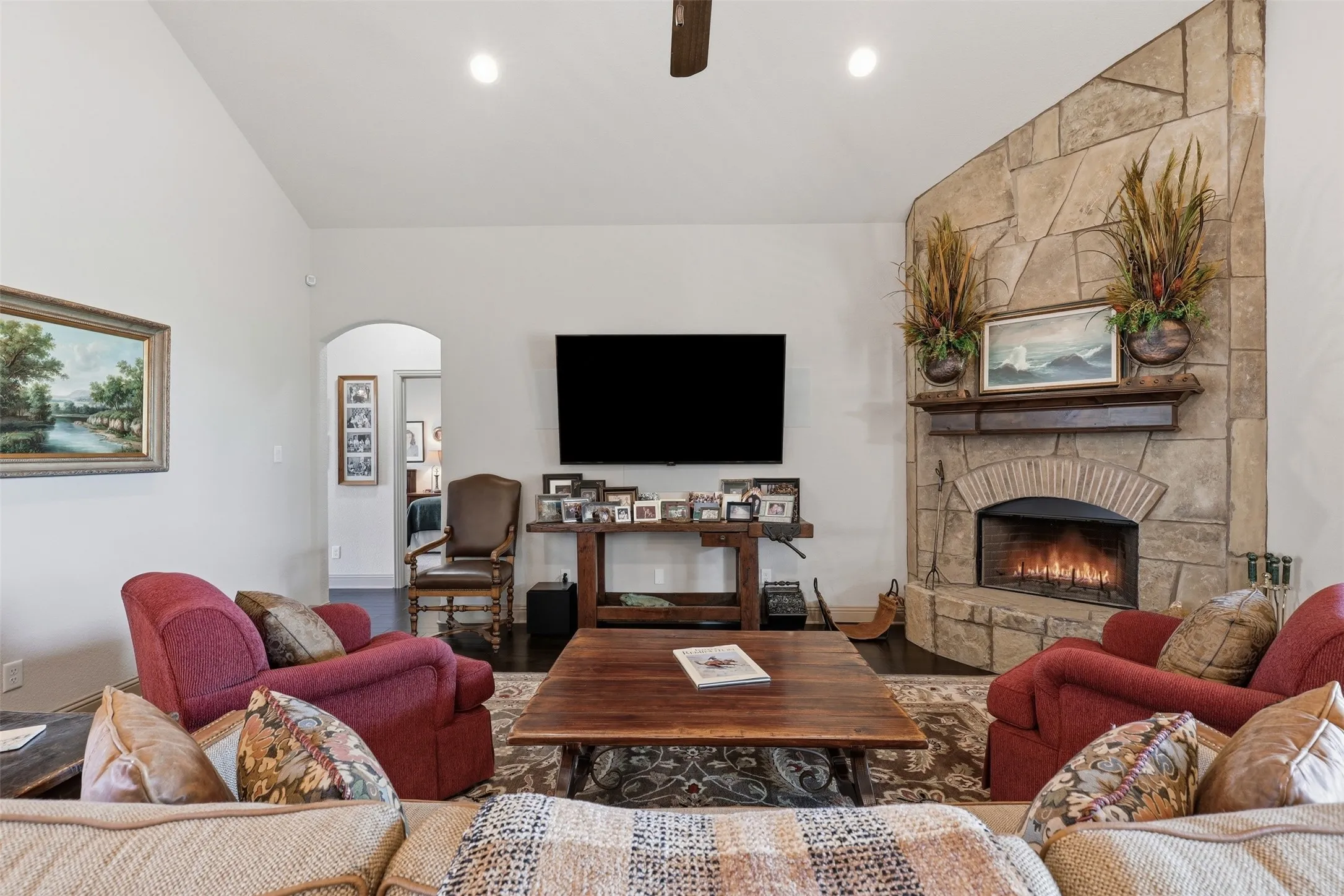 Single Family Residence For Sale in Parker County , 253 Maral Lane, Azle, Texas 76020, 4 Bedroom, 3 Bathroom, 3 Garage spaces, 2,449 Sqft, built in 2016, mls#21405691, Real Estate Agent in Azle, Homes For Sale in Parker county, Homes For Sale in Azle, Realtor in Azle Texas, Real Estate Brokerage Independent Realty Texas, Luminita Cordes Realtor