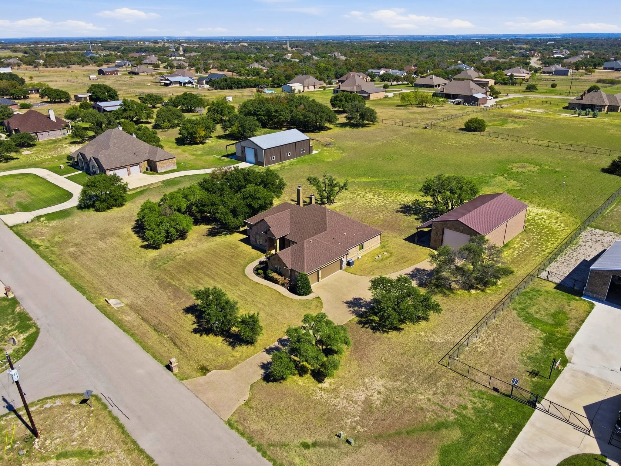 Single Family Residence For Sale in Parker County , 253 Maral Lane, Azle, Texas 76020, 4 Bedroom, 3 Bathroom, 3 Garage spaces, 2,449 Sqft, built in 2016, mls#21405691, Real Estate Agent in Azle, Homes For Sale in Parker county, Homes For Sale in Azle, Realtor in Azle Texas, Real Estate Brokerage Independent Realty Texas, Luminita Cordes Realtor