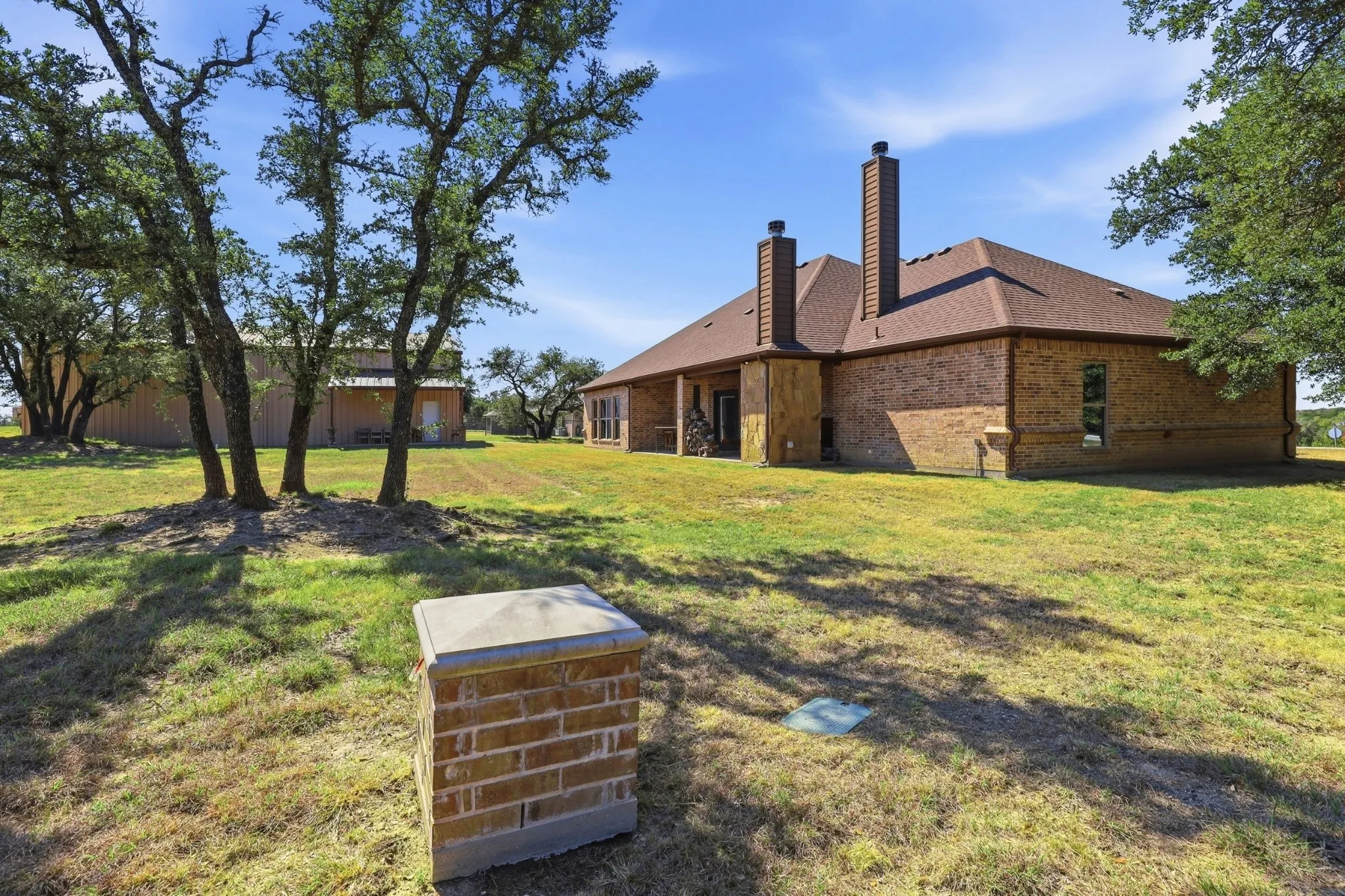 Single Family Residence For Sale in Parker County , 253 Maral Lane, Azle, Texas 76020, 4 Bedroom, 3 Bathroom, 3 Garage spaces, 2,449 Sqft, built in 2016, mls#21405691, Real Estate Agent in Azle, Homes For Sale in Parker county, Homes For Sale in Azle, Realtor in Azle Texas, Real Estate Brokerage Independent Realty Texas, Luminita Cordes Realtor