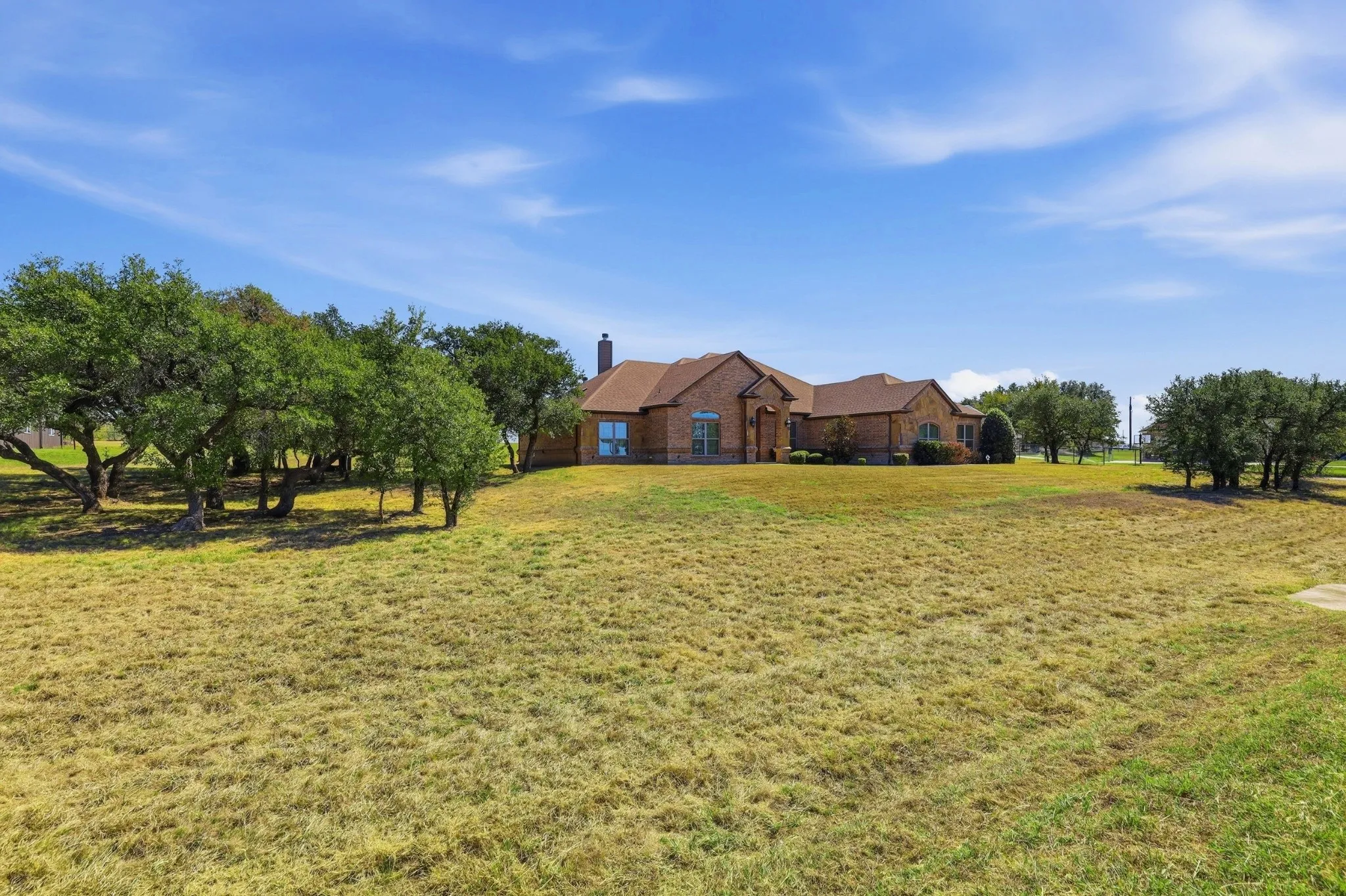 Single Family Residence For Sale in Parker County , 253 Maral Lane, Azle, Texas 76020, 4 Bedroom, 3 Bathroom, 3 Garage spaces, 2,449 Sqft, built in 2016, mls#21405691, Real Estate Agent in Azle, Homes For Sale in Parker county, Homes For Sale in Azle, Realtor in Azle Texas, Real Estate Brokerage Independent Realty Texas, Luminita Cordes Realtor