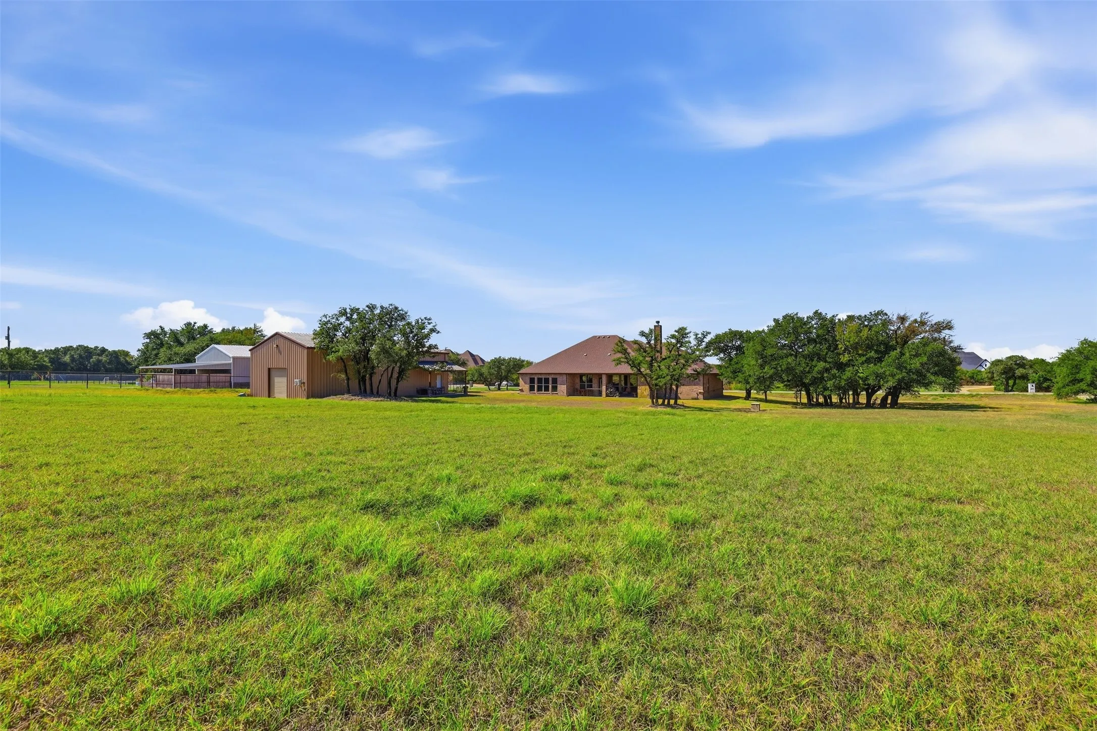 Single Family Residence For Sale in Parker County , 253 Maral Lane, Azle, Texas 76020, 4 Bedroom, 3 Bathroom, 3 Garage spaces, 2,449 Sqft, built in 2016, mls#21405691, Real Estate Agent in Azle, Homes For Sale in Parker county, Homes For Sale in Azle, Realtor in Azle Texas, Real Estate Brokerage Independent Realty Texas, Luminita Cordes Realtor
