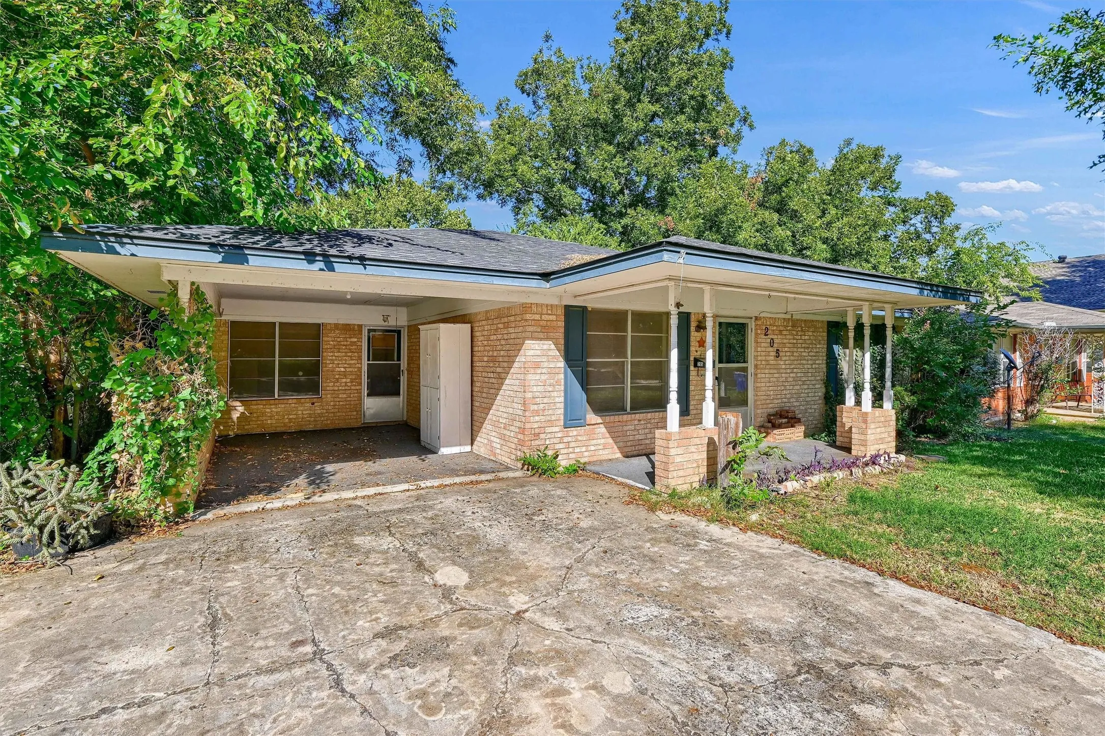 Single Family Residence For Sale