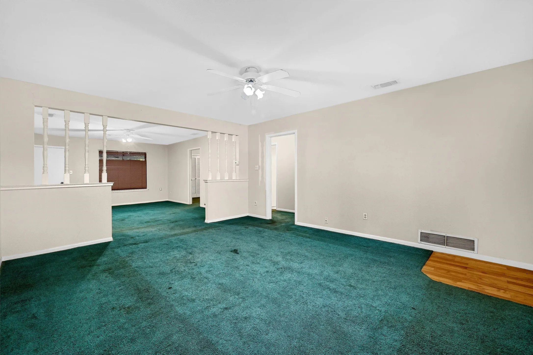 Single Family Residence For Sale in Grayson County , 205 N Union Street, Whitesboro, Texas 76273, 2 Bedroom, 2 Bathroom, Garage spaces, 1,509 Sqft, built in 1968, mls#21410362, Real Estate Agent in Whitesboro, Homes For Sale in Grayson county, Homes For Sale in Whitesboro, Realtor in Whitesboro Texas, Real Estate Brokerage Independent Realty Texas, Luminita Cordes Realtor