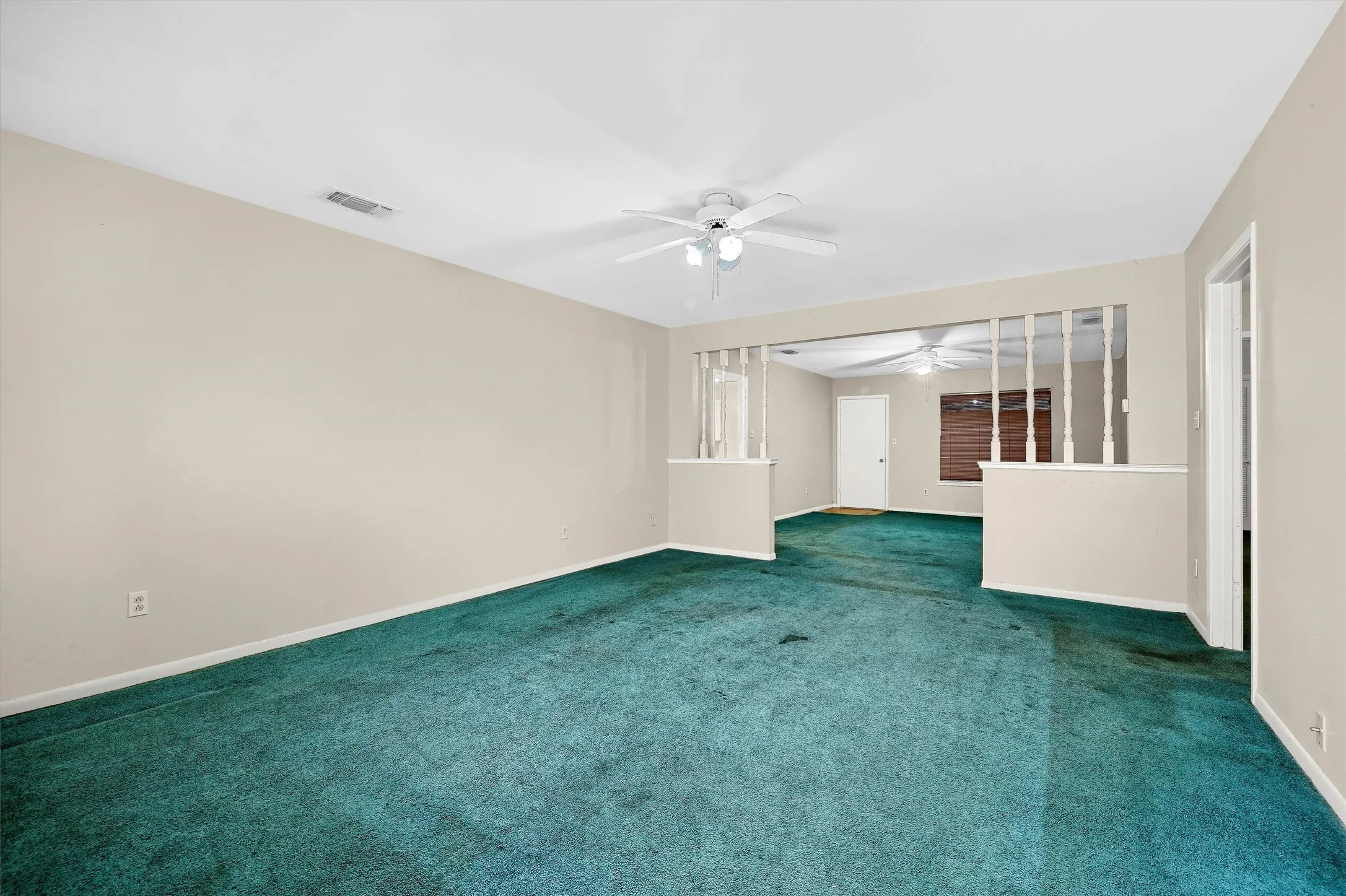 Single Family Residence For Sale in Grayson County , 205 N Union Street, Whitesboro, Texas 76273, 2 Bedroom, 2 Bathroom, Garage spaces, 1,509 Sqft, built in 1968, mls#21410362, Real Estate Agent in Whitesboro, Homes For Sale in Grayson county, Homes For Sale in Whitesboro, Realtor in Whitesboro Texas, Real Estate Brokerage Independent Realty Texas, Luminita Cordes Realtor