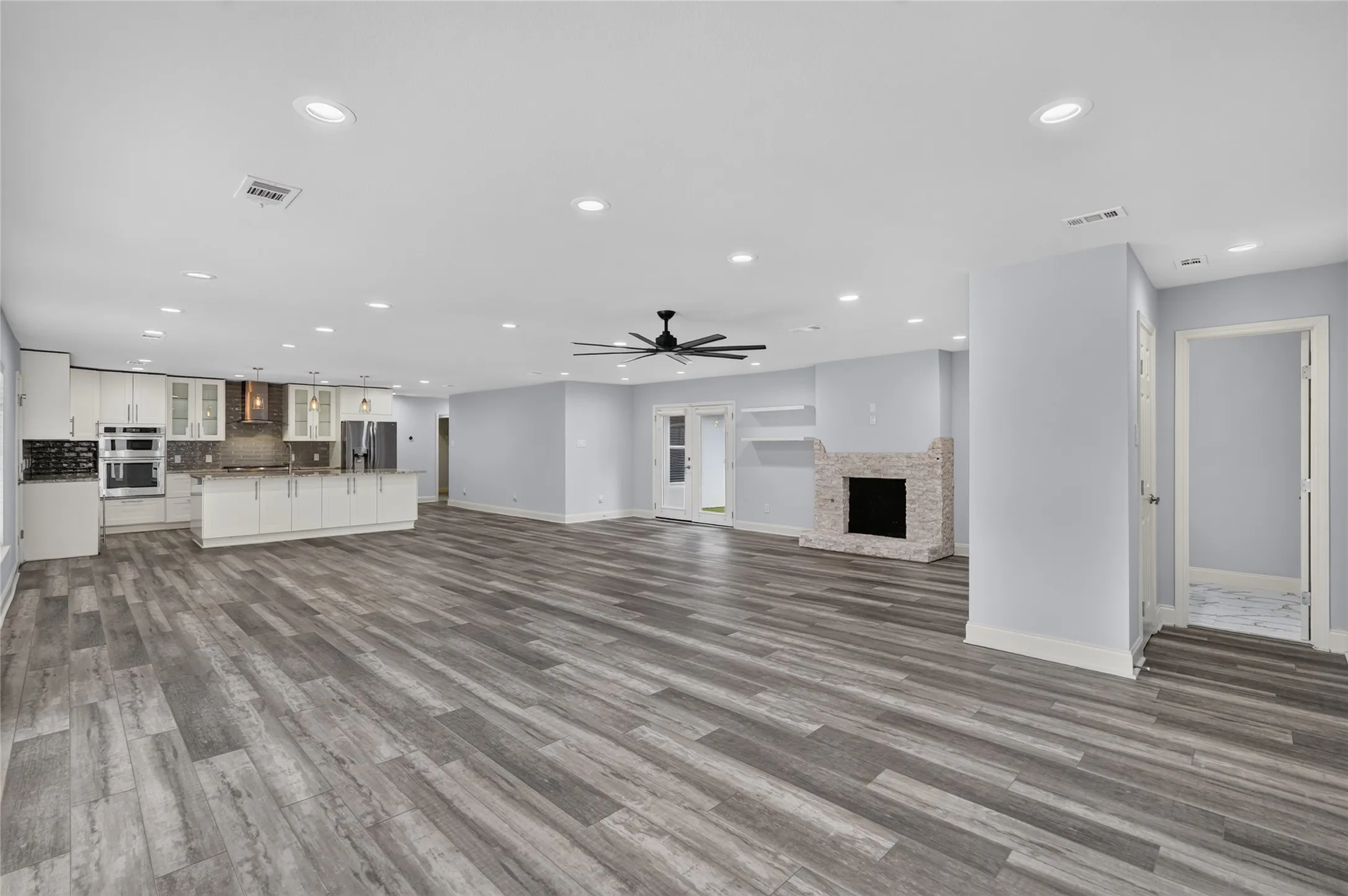 Single Family Residence For Sale in Dallas County , 6711 Duffield Court, Dallas, Texas 75248, 4 Bedroom, 3 Bathroom, 2 Garage spaces, 2,628 Sqft, built in 1976, mls#21410341, Real Estate Agent in Dallas, Homes For Sale in Dallas county, Homes For Sale in Dallas, Realtor in Dallas Texas, Real Estate Brokerage Independent Realty Texas, Luminita Cordes Realtor