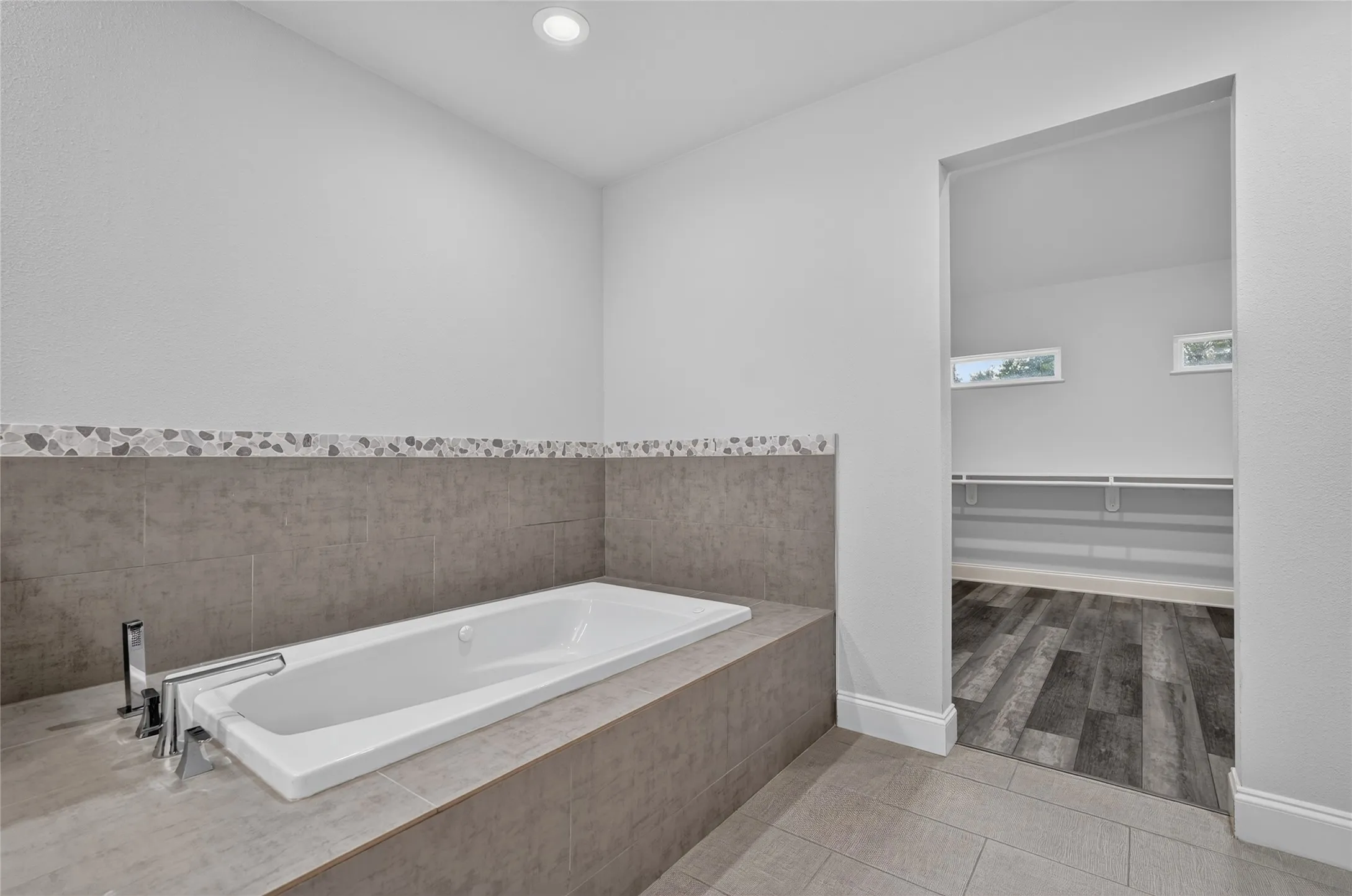 Single Family Residence For Sale in Dallas County , 6711 Duffield Court, Dallas, Texas 75248, 4 Bedroom, 3 Bathroom, 2 Garage spaces, 2,628 Sqft, built in 1976, mls#21410341, Real Estate Agent in Dallas, Homes For Sale in Dallas county, Homes For Sale in Dallas, Realtor in Dallas Texas, Real Estate Brokerage Independent Realty Texas, Luminita Cordes Realtor