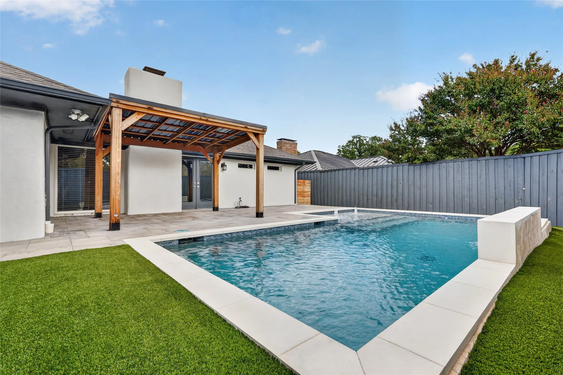 Single Family Residence For Sale in Dallas County , 6711 Duffield Court, Dallas, Texas 75248, 4 Bedroom, 3 Bathroom, 2 Garage spaces, 2,628 Sqft, built in 1976, mls#21410341, Real Estate Agent in Dallas, Homes For Sale in Dallas county, Homes For Sale in Dallas, Realtor in Dallas Texas, Real Estate Brokerage Independent Realty Texas, Luminita Cordes Realtor