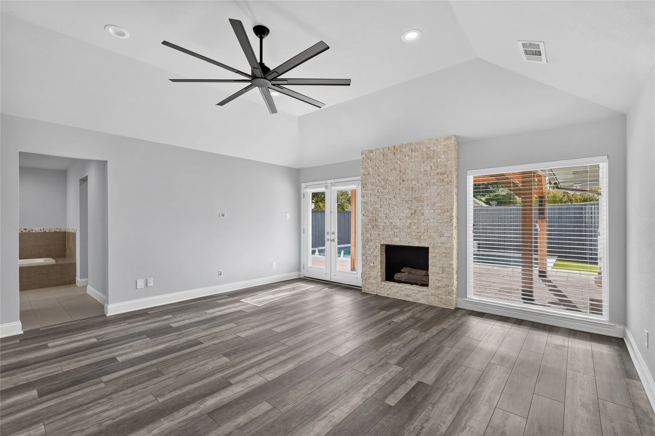 Single Family Residence For Sale in Dallas County , 6711 Duffield Court, Dallas, Texas 75248, 4 Bedroom, 3 Bathroom, 2 Garage spaces, 2,628 Sqft, built in 1976, mls#21410341, Real Estate Agent in Dallas, Homes For Sale in Dallas county, Homes For Sale in Dallas, Realtor in Dallas Texas, Real Estate Brokerage Independent Realty Texas, Luminita Cordes Realtor