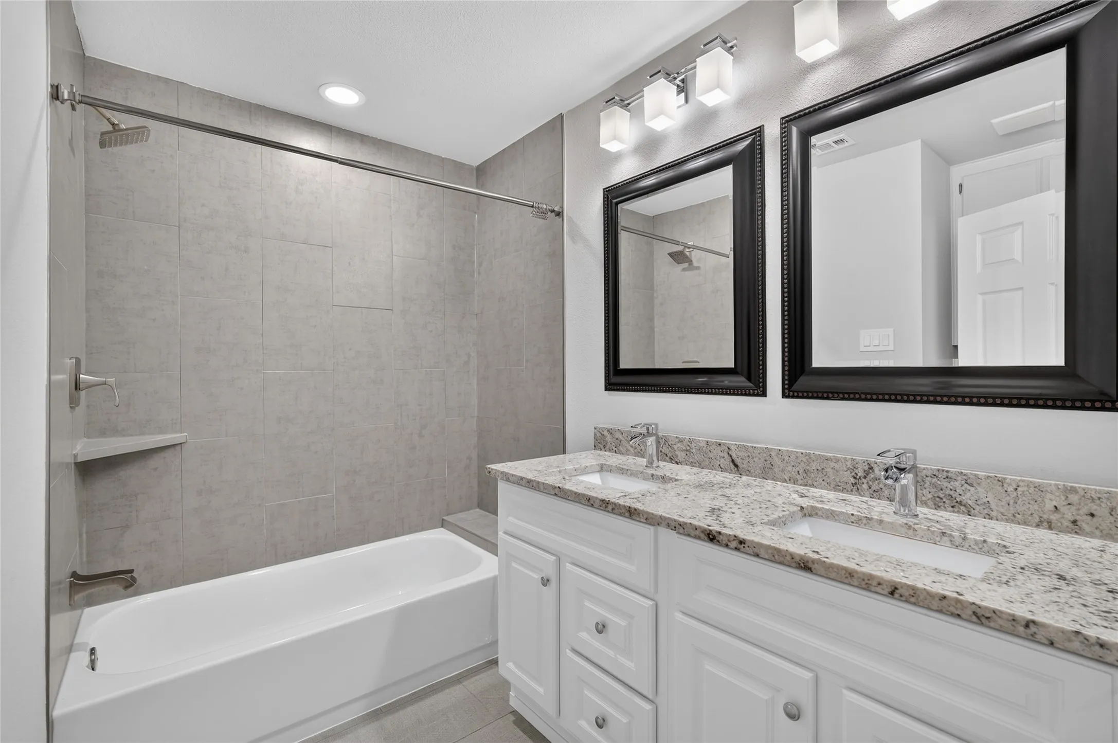 Single Family Residence For Sale in Dallas County , 6711 Duffield Court, Dallas, Texas 75248, 4 Bedroom, 3 Bathroom, 2 Garage spaces, 2,628 Sqft, built in 1976, mls#21410341, Real Estate Agent in Dallas, Homes For Sale in Dallas county, Homes For Sale in Dallas, Realtor in Dallas Texas, Real Estate Brokerage Independent Realty Texas, Luminita Cordes Realtor