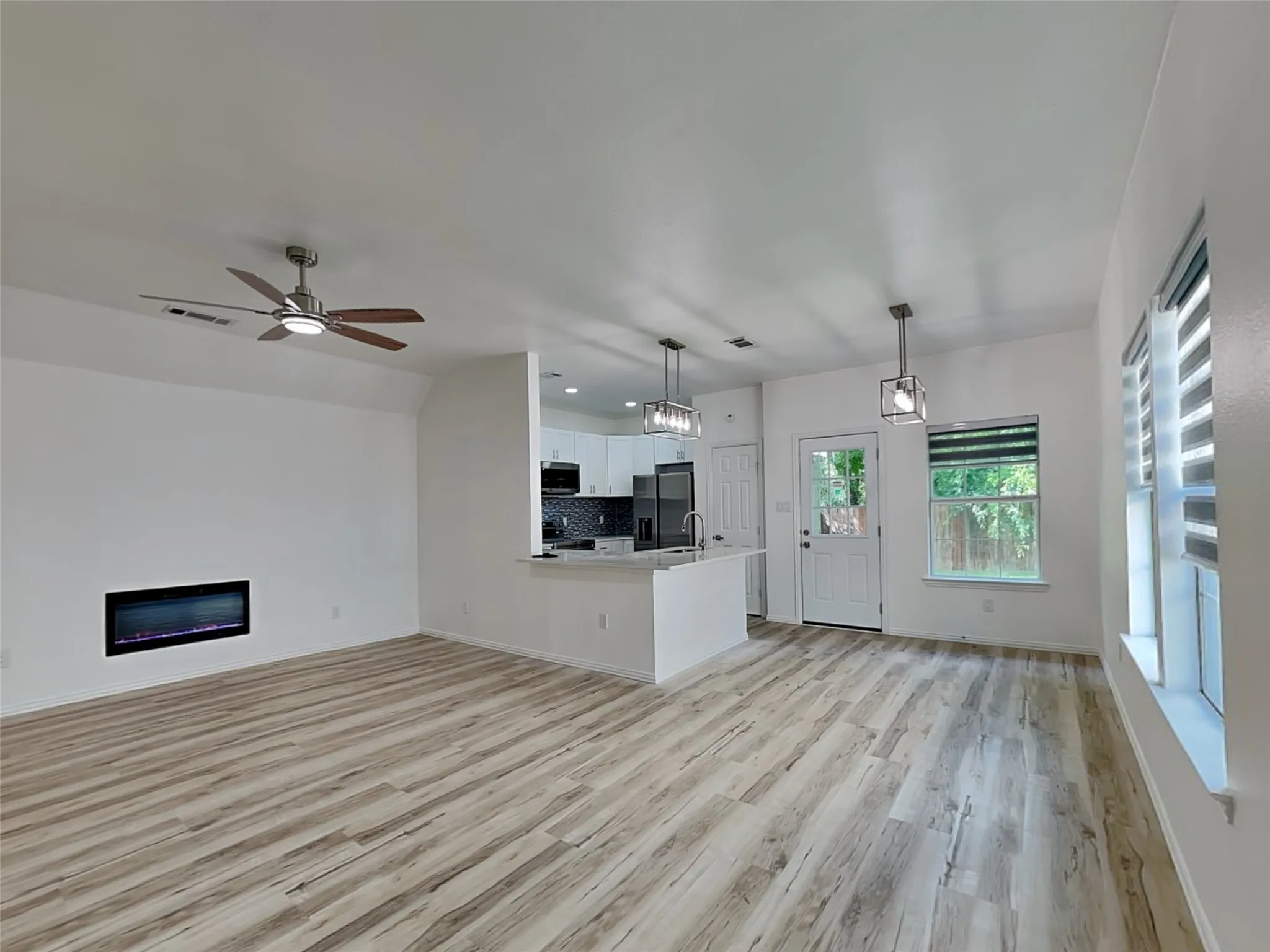 Single Family Residence For Rent in Collin County , 807 Fenet Street B, Mc Kinney, Texas 75069, 3 Bedroom, 3 Bathroom, 1 Garage spaces, 3,072 Sqft, built in 2008, mls#21410241, Real Estate Agent in Mc Kinney, Homes For Rent in Collin county, Homes For Rent in Mc Kinney, Realtor in Mc Kinney Texas, Real Estate Brokerage Independent Realty Texas, Luminita Cordes Realtor