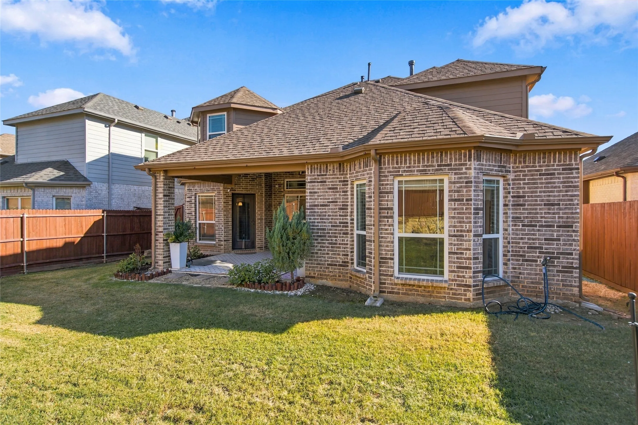 Single Family Residence For Rent in Denton County , 1712 Frisco Hills Boulevard, Little Elm, Texas 75068, 4 Bedroom, 5 Bathroom, 2 Garage spaces, 3,343 Sqft, built in 2020, mls#21406726, Real Estate Agent in Little Elm, Homes For Rent in Denton county, Homes For Rent in Little Elm, Realtor in Little Elm Texas, Real Estate Brokerage Independent Realty Texas, Luminita Cordes Realtor