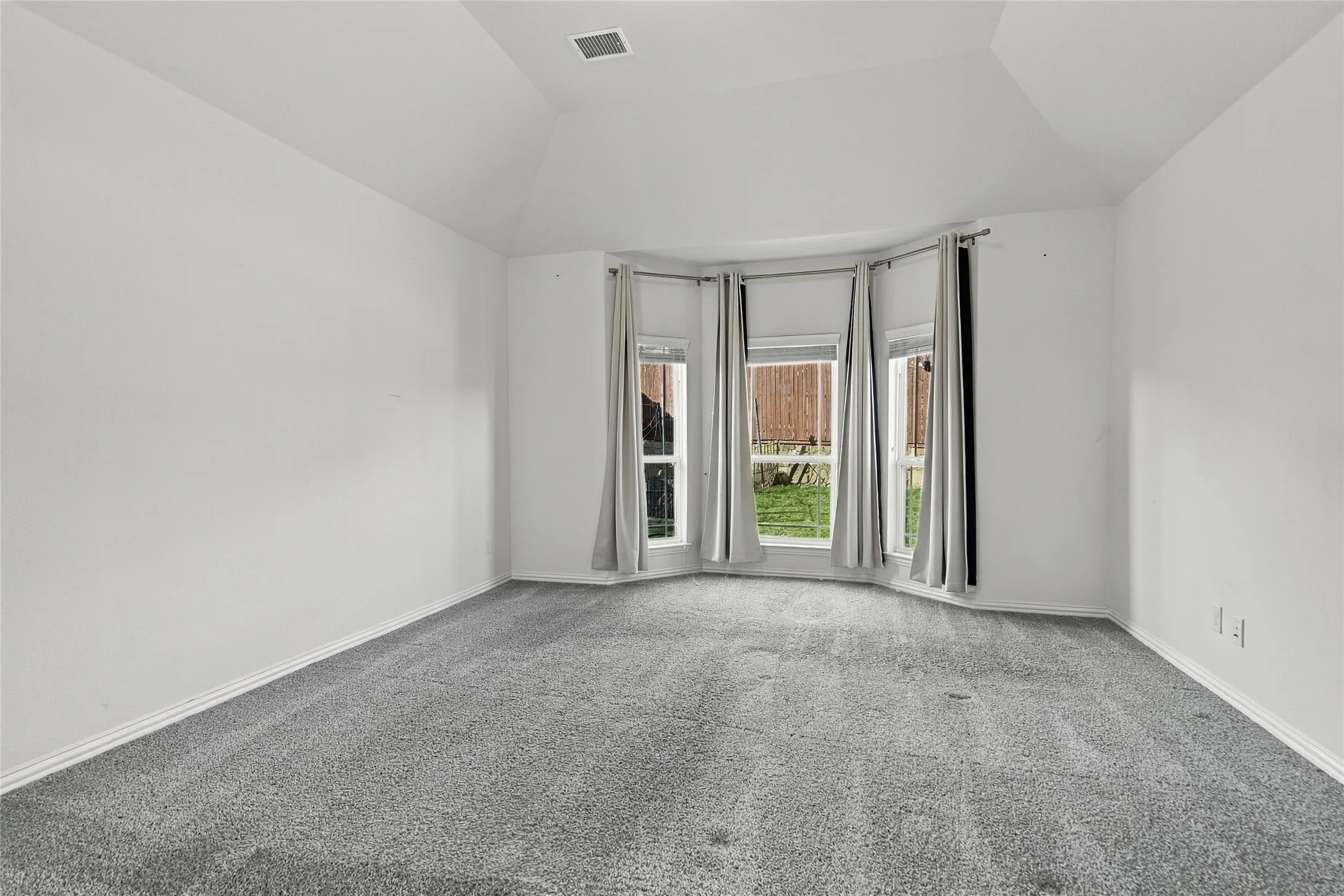 Single Family Residence For Rent in Denton County , 1712 Frisco Hills Boulevard, Little Elm, Texas 75068, 4 Bedroom, 5 Bathroom, 2 Garage spaces, 3,343 Sqft, built in 2020, mls#21406726, Real Estate Agent in Little Elm, Homes For Rent in Denton county, Homes For Rent in Little Elm, Realtor in Little Elm Texas, Real Estate Brokerage Independent Realty Texas, Luminita Cordes Realtor