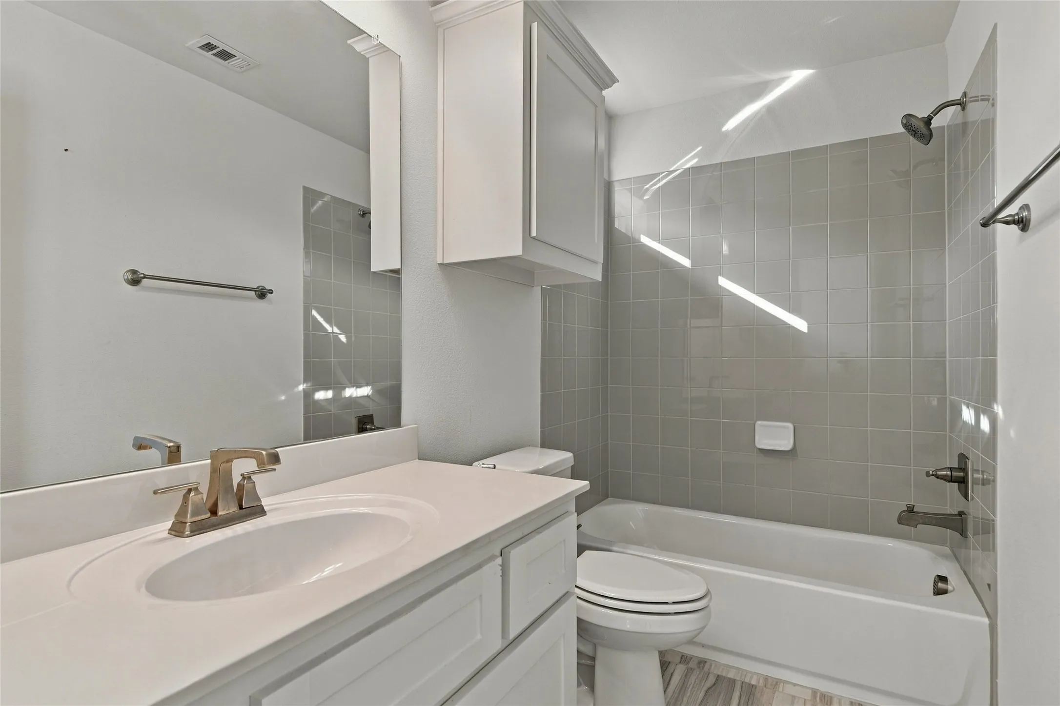 Single Family Residence For Rent in Denton County , 1712 Frisco Hills Boulevard, Little Elm, Texas 75068, 4 Bedroom, 5 Bathroom, 2 Garage spaces, 3,343 Sqft, built in 2020, mls#21406726, Real Estate Agent in Little Elm, Homes For Rent in Denton county, Homes For Rent in Little Elm, Realtor in Little Elm Texas, Real Estate Brokerage Independent Realty Texas, Luminita Cordes Realtor