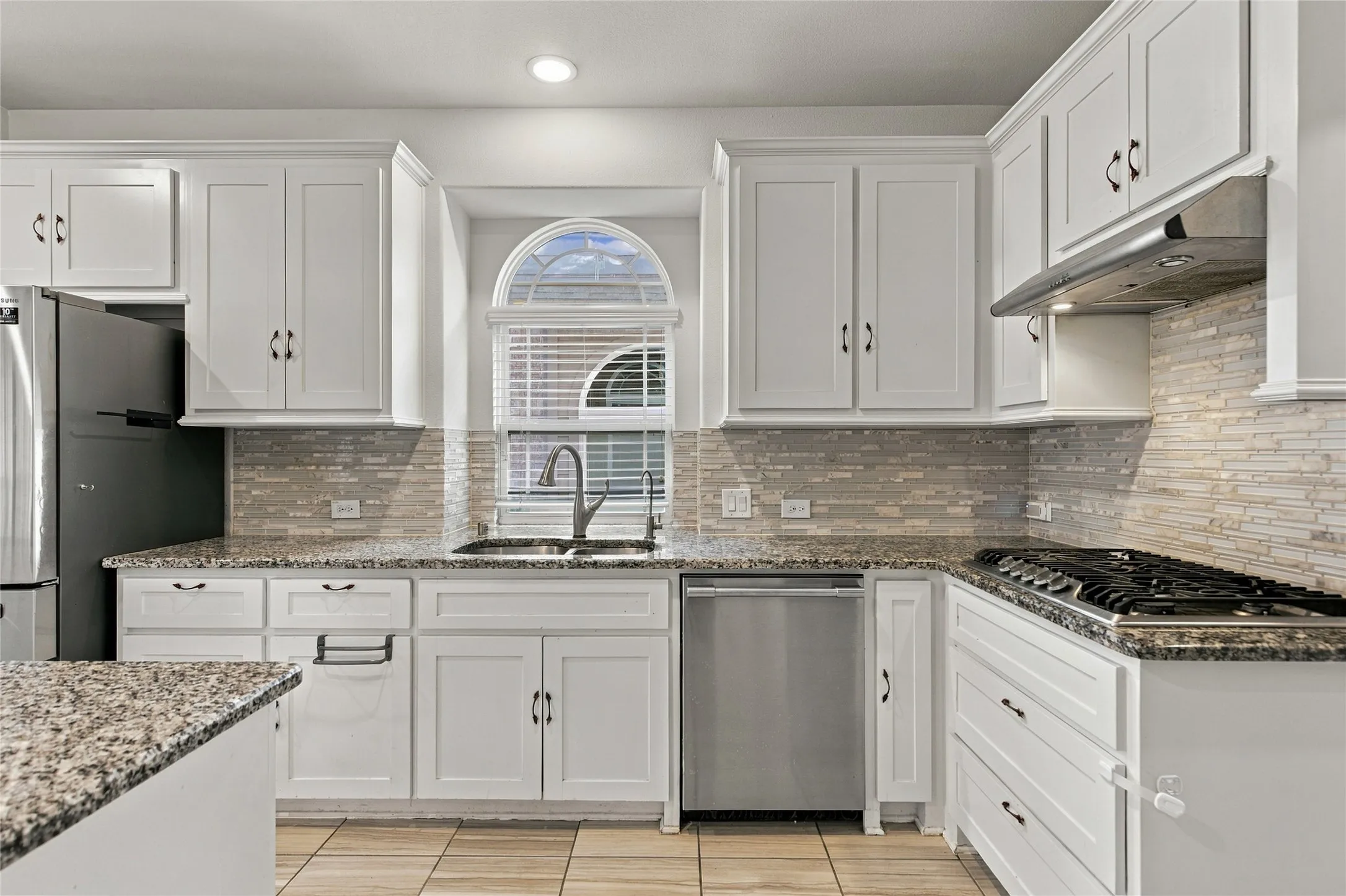 Single Family Residence For Rent in Denton County , 1712 Frisco Hills Boulevard, Little Elm, Texas 75068, 4 Bedroom, 5 Bathroom, 2 Garage spaces, 3,343 Sqft, built in 2020, mls#21406726, Real Estate Agent in Little Elm, Homes For Rent in Denton county, Homes For Rent in Little Elm, Realtor in Little Elm Texas, Real Estate Brokerage Independent Realty Texas, Luminita Cordes Realtor