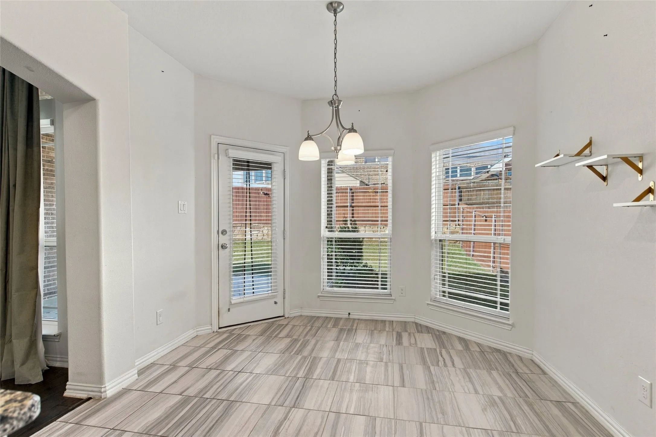 Single Family Residence For Rent in Denton County , 1712 Frisco Hills Boulevard, Little Elm, Texas 75068, 4 Bedroom, 5 Bathroom, 2 Garage spaces, 3,343 Sqft, built in 2020, mls#21406726, Real Estate Agent in Little Elm, Homes For Rent in Denton county, Homes For Rent in Little Elm, Realtor in Little Elm Texas, Real Estate Brokerage Independent Realty Texas, Luminita Cordes Realtor