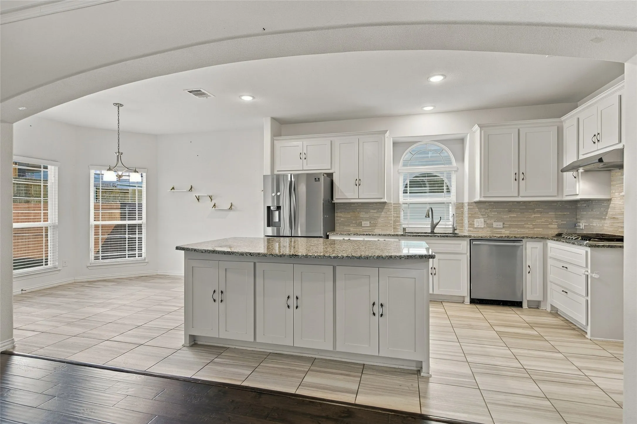 Single Family Residence For Rent in Denton County , 1712 Frisco Hills Boulevard, Little Elm, Texas 75068, 4 Bedroom, 5 Bathroom, 2 Garage spaces, 3,343 Sqft, built in 2020, mls#21406726, Real Estate Agent in Little Elm, Homes For Rent in Denton county, Homes For Rent in Little Elm, Realtor in Little Elm Texas, Real Estate Brokerage Independent Realty Texas, Luminita Cordes Realtor