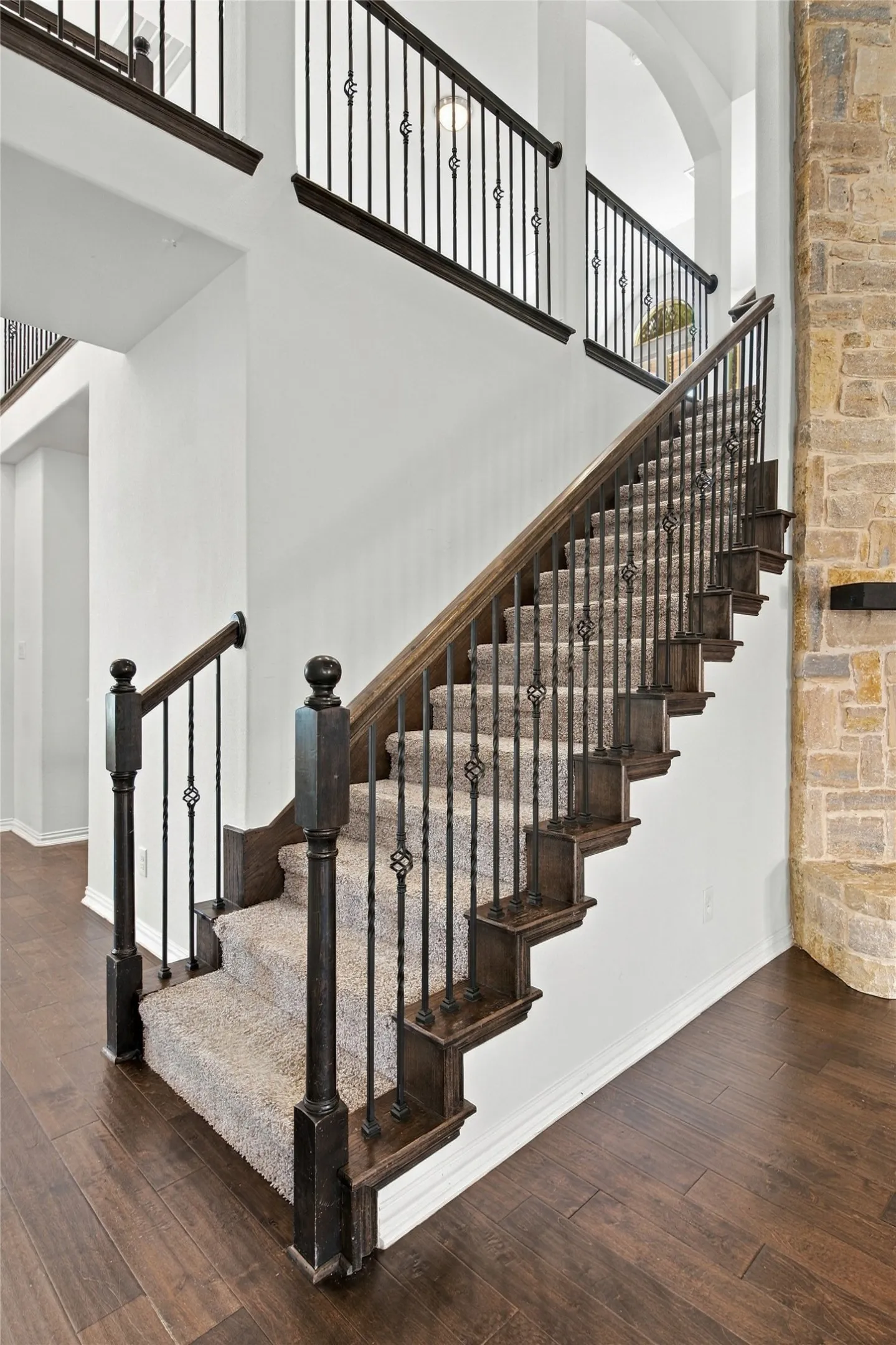 Single Family Residence For Rent in Denton County , 1712 Frisco Hills Boulevard, Little Elm, Texas 75068, 4 Bedroom, 5 Bathroom, 2 Garage spaces, 3,343 Sqft, built in 2020, mls#21406726, Real Estate Agent in Little Elm, Homes For Rent in Denton county, Homes For Rent in Little Elm, Realtor in Little Elm Texas, Real Estate Brokerage Independent Realty Texas, Luminita Cordes Realtor