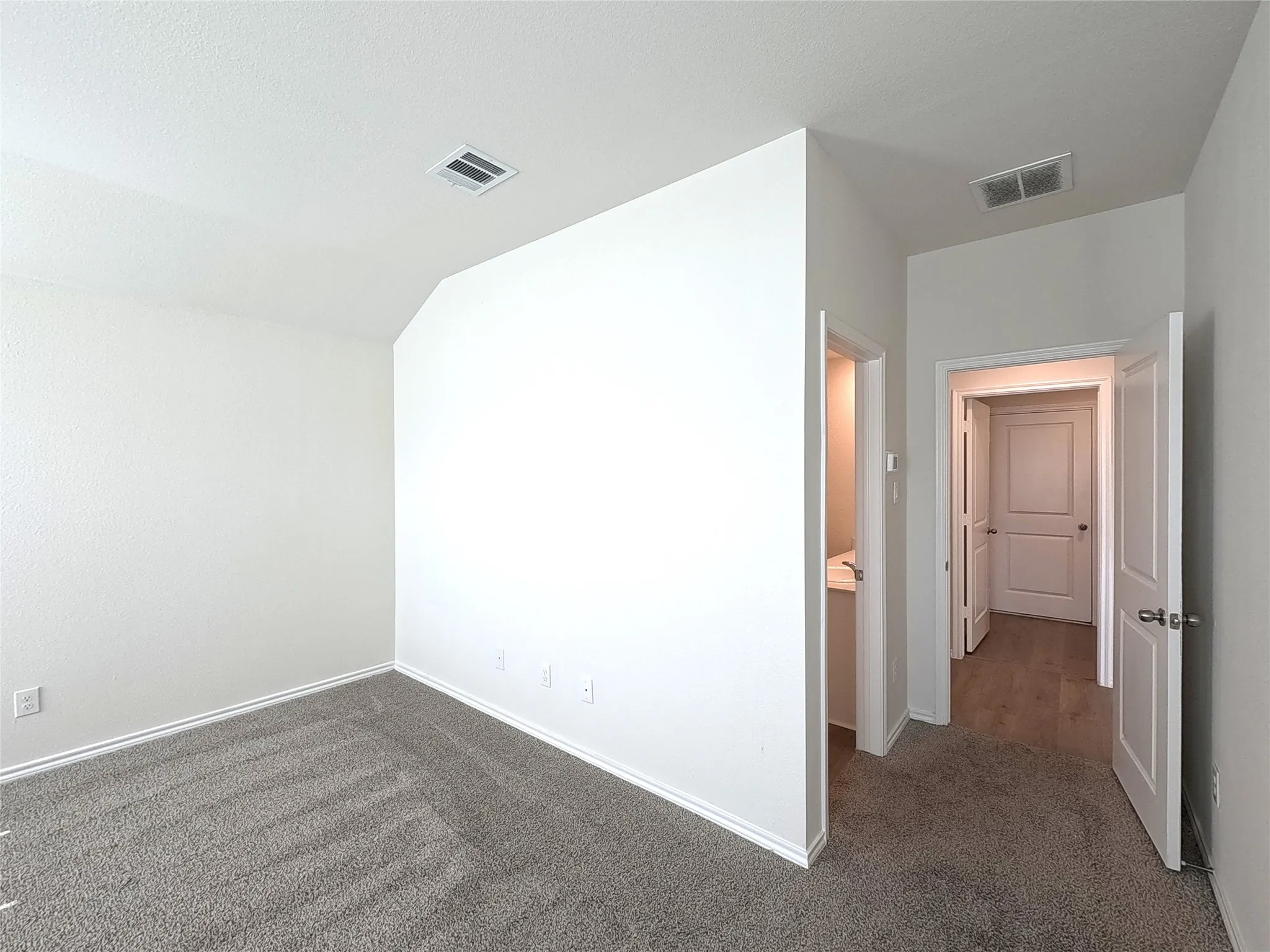 Single Family Residence For Rent in Dallas County , 1148 Samantha Drive, Dallas, Texas 75253, 3 Bedroom, 2 Bathroom, 2 Garage spaces, 1,450 Sqft, built in 2025, mls#21409706, Real Estate Agent in Dallas, Homes For Rent in Dallas county, Homes For Rent in Dallas, Realtor in Dallas Texas, Real Estate Brokerage Independent Realty Texas, Luminita Cordes Realtor