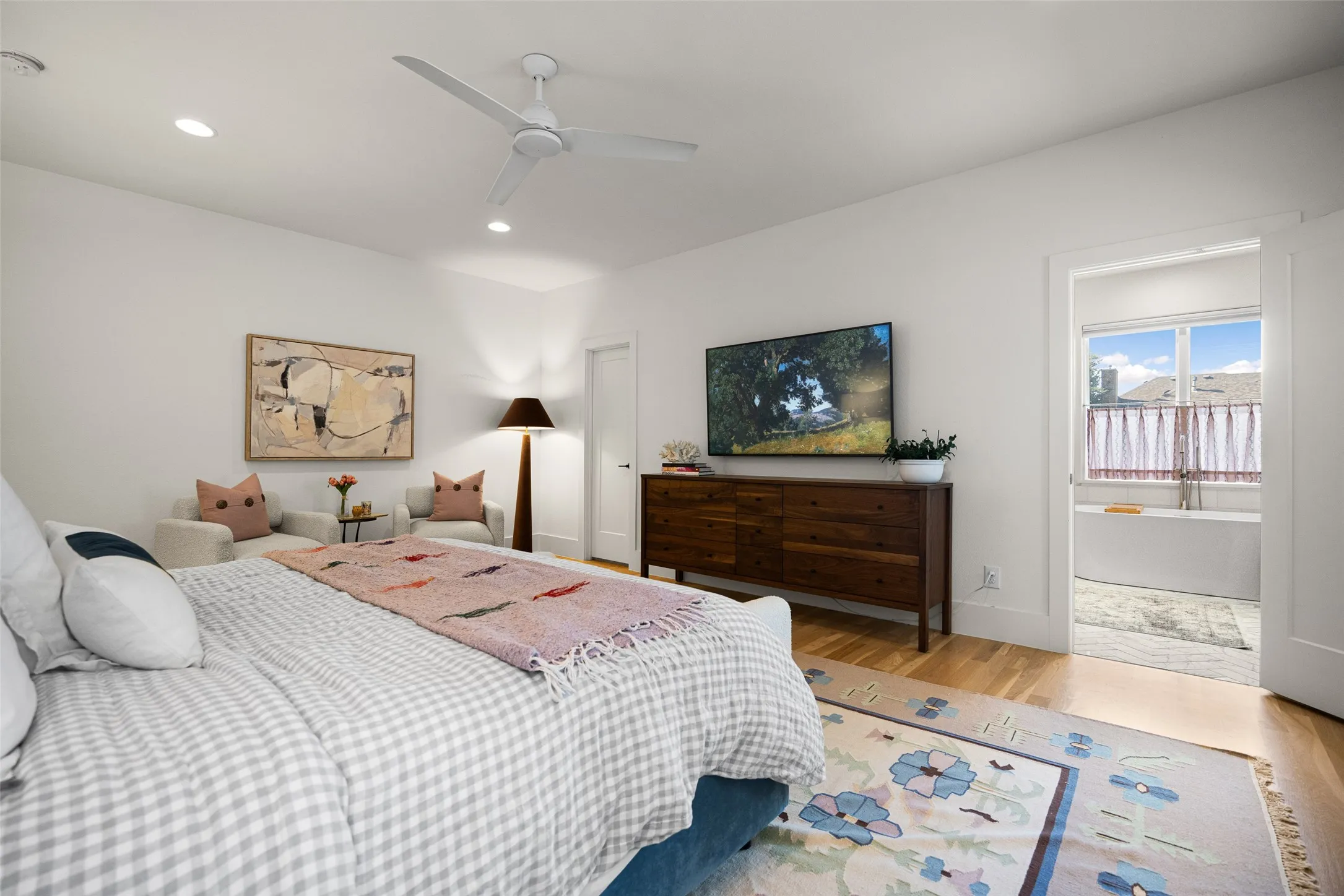 Single Family Residence For Rent in Dallas County , 5622 Matalee Avenue, Dallas, Texas 75206, 3 Bedroom, 4 Bathroom, 2 Garage spaces, 2,692 Sqft, built in 2019, mls#21410344, Real Estate Agent in Dallas, Homes For Rent in Dallas county, Homes For Rent in Dallas, Realtor in Dallas Texas, Real Estate Brokerage Independent Realty Texas, Luminita Cordes Realtor