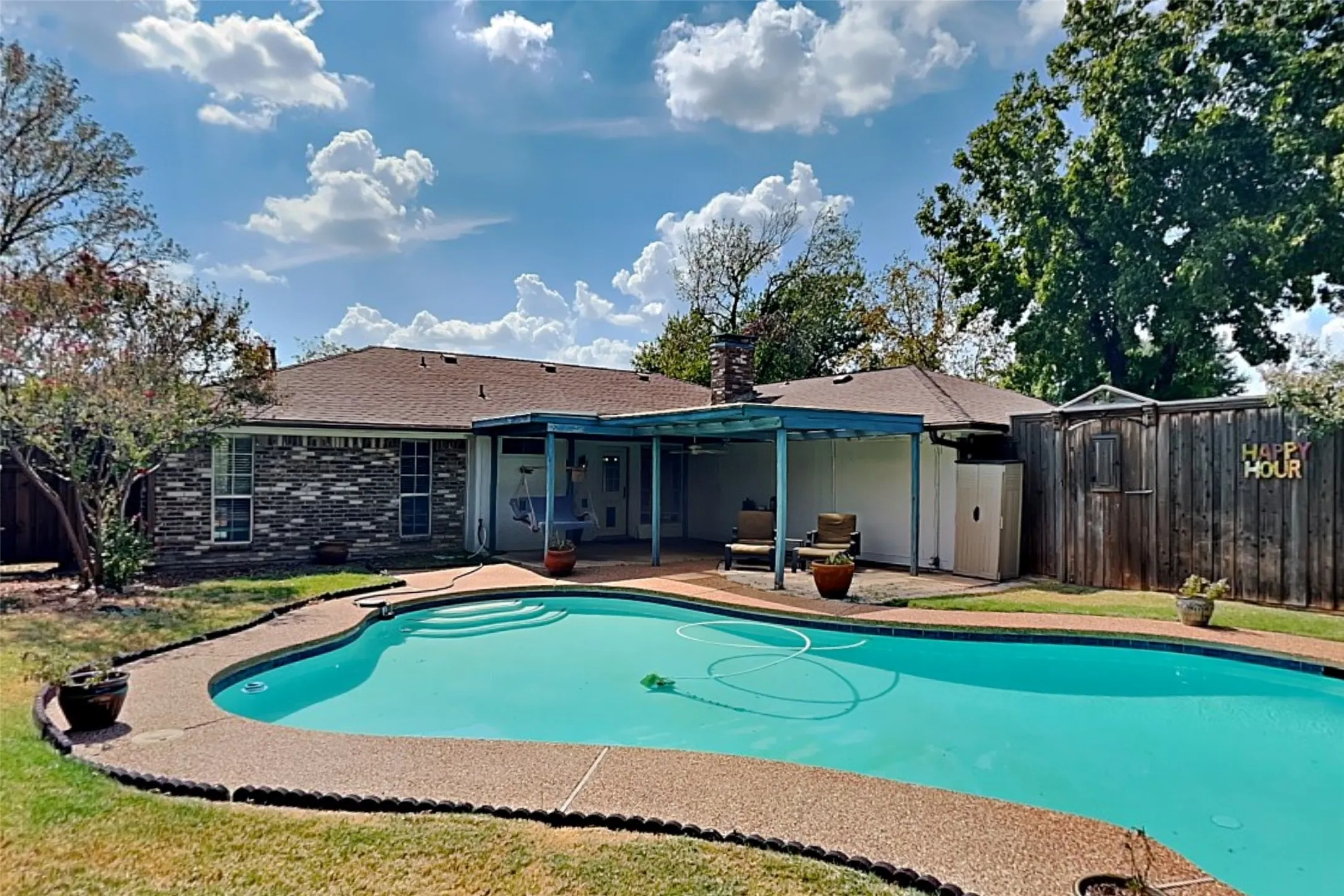 Single Family Residence For Rent in Denton County , 1605 Brighton Drive, Carrollton, Texas 75007, 3 Bedroom, 2 Bathroom, 2 Garage spaces, 1,726 Sqft, built in 1983, mls#21410233, Real Estate Agent in Carrollton, Homes For Rent in Denton county, Homes For Rent in Carrollton, Realtor in Carrollton Texas, Real Estate Brokerage Independent Realty Texas, Luminita Cordes Realtor