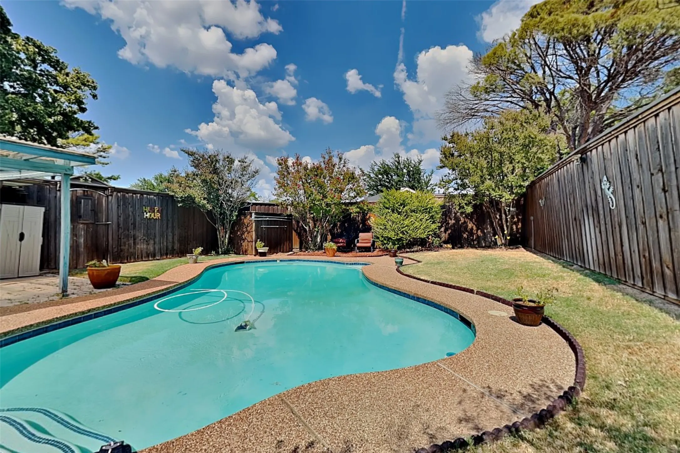 Single Family Residence For Rent in Denton County , 1605 Brighton Drive, Carrollton, Texas 75007, 3 Bedroom, 2 Bathroom, 2 Garage spaces, 1,726 Sqft, built in 1983, mls#21410233, Real Estate Agent in Carrollton, Homes For Rent in Denton county, Homes For Rent in Carrollton, Realtor in Carrollton Texas, Real Estate Brokerage Independent Realty Texas, Luminita Cordes Realtor