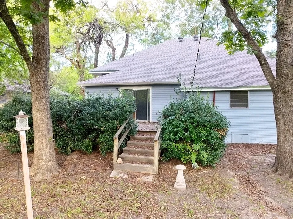 Single Family Residence For Sale in Hunt County , 532 S Santa Fe Street, Wolfe City, Texas 75496, 3 Bedroom, 2 Bathroom, Garage spaces, 1,476 Sqft, built in 1955, mls#21410356, Real Estate Agent in Wolfe City, Homes For Sale in Hunt county, Homes For Sale in Wolfe City, Realtor in Wolfe City Texas, Real Estate Brokerage Independent Realty Texas, Luminita Cordes Realtor