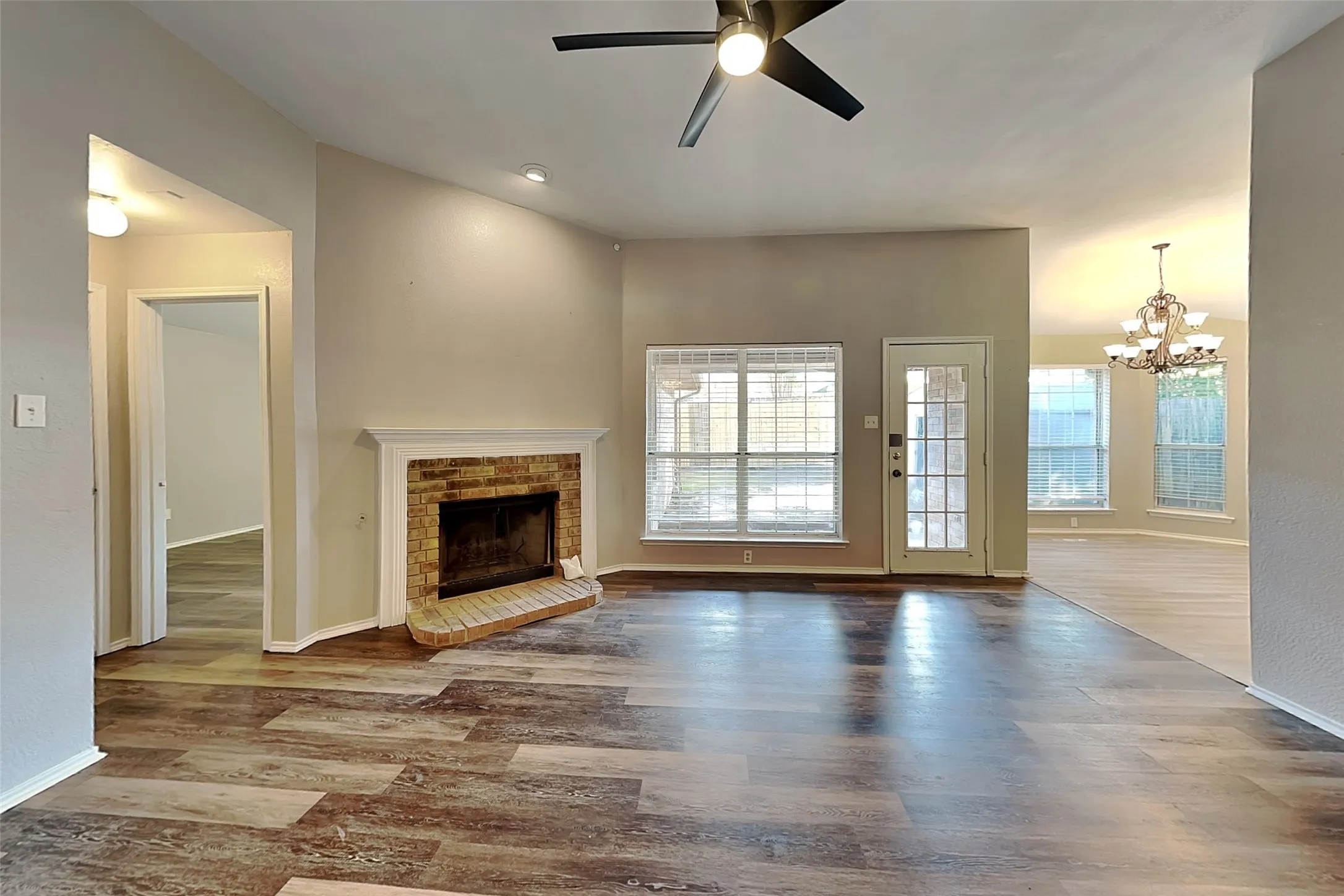 Single Family Residence For Rent in Dallas County , 633 Beatty Drive, Grand Prairie, Texas 75052, 3 Bedroom, 2 Bathroom, 2 Garage spaces, 1,519 Sqft, built in 1987, mls#21410222, Real Estate Agent in Grand Prairie, Homes For Rent in Dallas county, Homes For Rent in Grand Prairie, Realtor in Grand Prairie Texas, Real Estate Brokerage Independent Realty Texas, Luminita Cordes Realtor