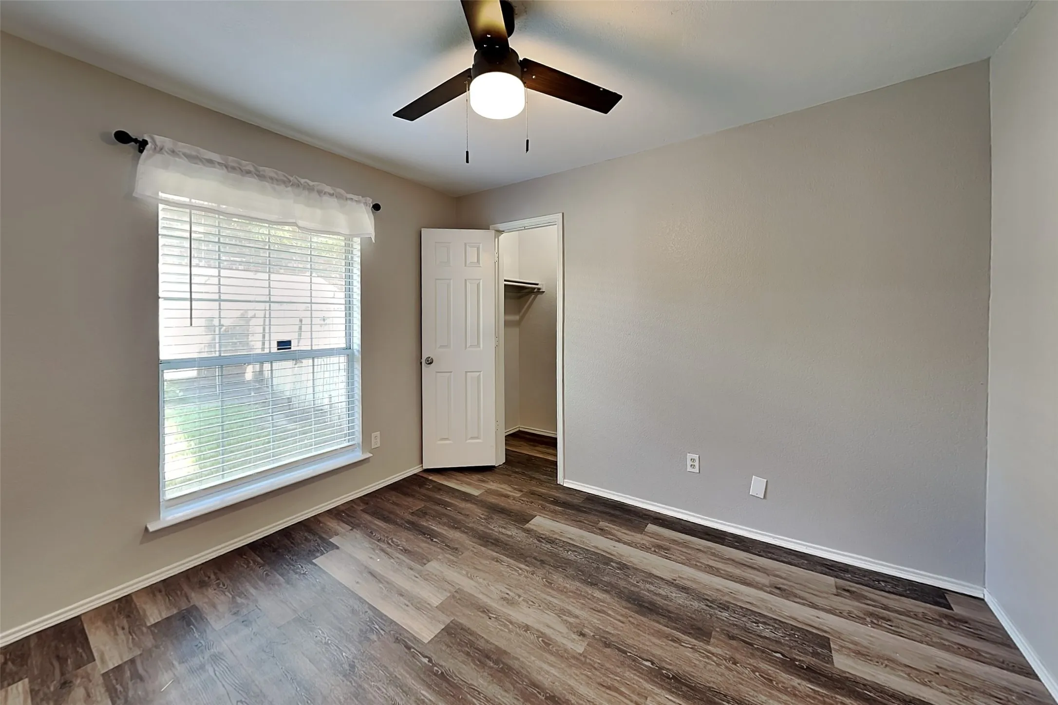 Single Family Residence For Rent in Dallas County , 633 Beatty Drive, Grand Prairie, Texas 75052, 3 Bedroom, 2 Bathroom, 2 Garage spaces, 1,519 Sqft, built in 1987, mls#21410222, Real Estate Agent in Grand Prairie, Homes For Rent in Dallas county, Homes For Rent in Grand Prairie, Realtor in Grand Prairie Texas, Real Estate Brokerage Independent Realty Texas, Luminita Cordes Realtor