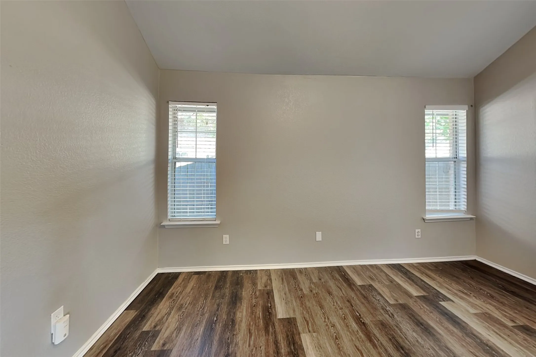 Single Family Residence For Rent in Dallas County , 633 Beatty Drive, Grand Prairie, Texas 75052, 3 Bedroom, 2 Bathroom, 2 Garage spaces, 1,519 Sqft, built in 1987, mls#21410222, Real Estate Agent in Grand Prairie, Homes For Rent in Dallas county, Homes For Rent in Grand Prairie, Realtor in Grand Prairie Texas, Real Estate Brokerage Independent Realty Texas, Luminita Cordes Realtor