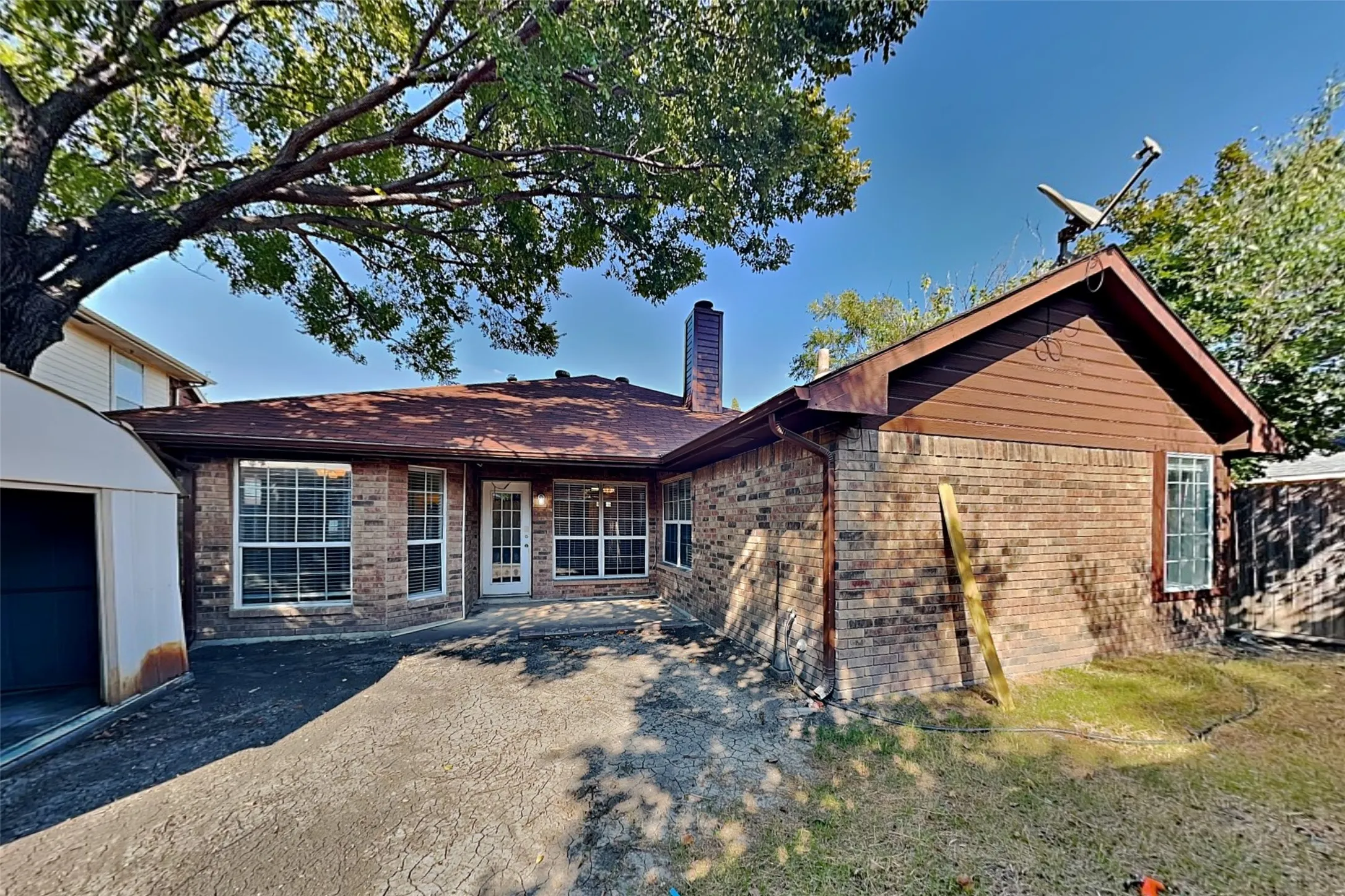 Single Family Residence For Rent in Dallas County , 633 Beatty Drive, Grand Prairie, Texas 75052, 3 Bedroom, 2 Bathroom, 2 Garage spaces, 1,519 Sqft, built in 1987, mls#21410222, Real Estate Agent in Grand Prairie, Homes For Rent in Dallas county, Homes For Rent in Grand Prairie, Realtor in Grand Prairie Texas, Real Estate Brokerage Independent Realty Texas, Luminita Cordes Realtor