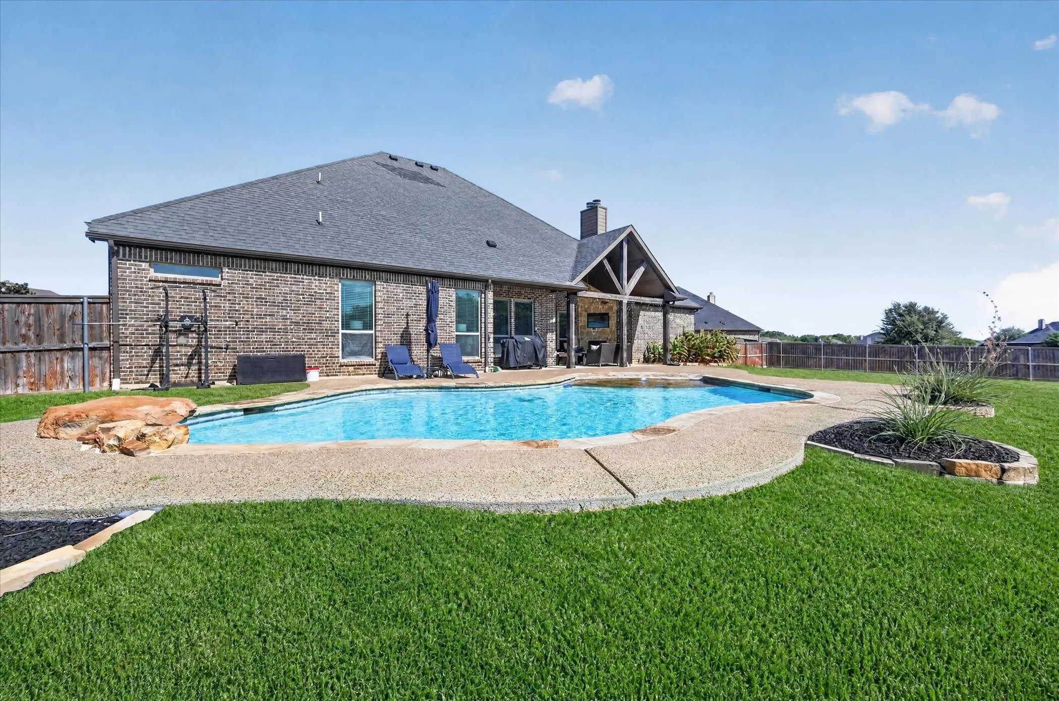 Single Family Residence For Sale in Ellis County , 2310 River Bend Court, Midlothian, Texas 76065, 4 Bedroom, 3 Bathroom, 3 Garage spaces, 2,780 Sqft, built in 2015, mls#21409933, Real Estate Agent in Midlothian, Homes For Sale in Ellis county, Homes For Sale in Midlothian, Realtor in Midlothian Texas, Real Estate Brokerage Independent Realty Texas, Luminita Cordes Realtor
