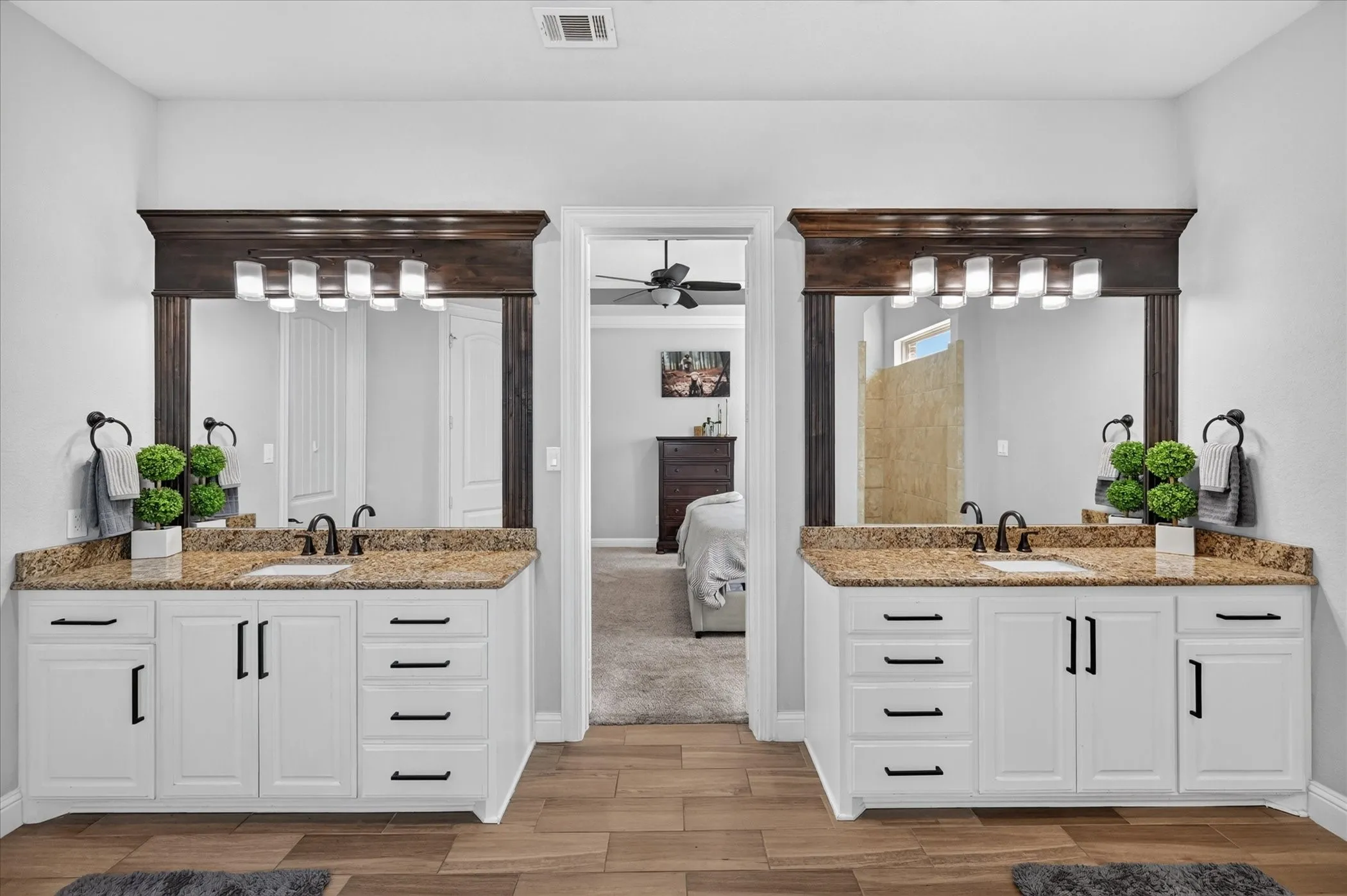 Single Family Residence For Sale in Ellis County , 2310 River Bend Court, Midlothian, Texas 76065, 4 Bedroom, 3 Bathroom, 3 Garage spaces, 2,780 Sqft, built in 2015, mls#21409933, Real Estate Agent in Midlothian, Homes For Sale in Ellis county, Homes For Sale in Midlothian, Realtor in Midlothian Texas, Real Estate Brokerage Independent Realty Texas, Luminita Cordes Realtor