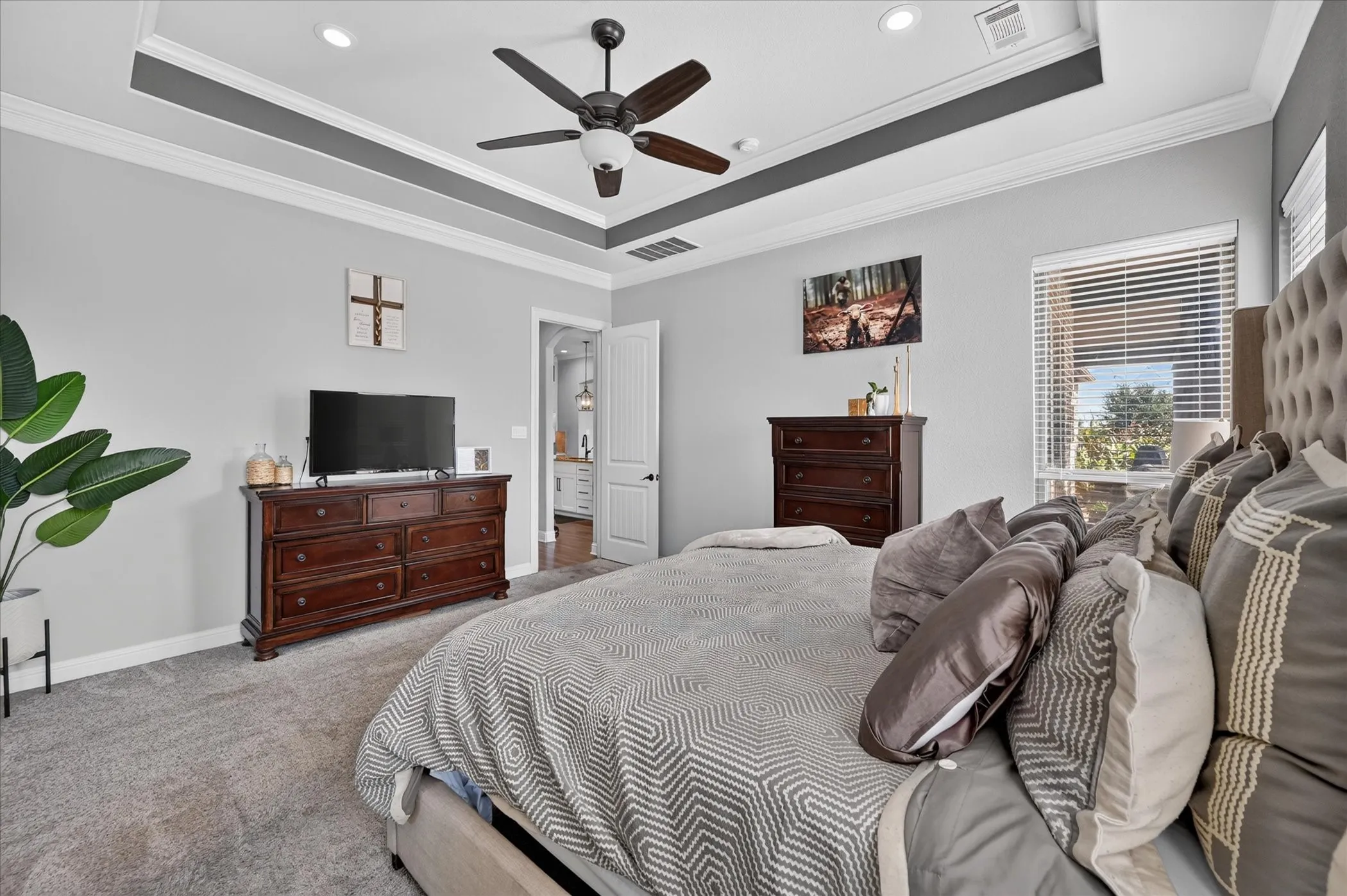 Single Family Residence For Sale in Ellis County , 2310 River Bend Court, Midlothian, Texas 76065, 4 Bedroom, 3 Bathroom, 3 Garage spaces, 2,780 Sqft, built in 2015, mls#21409933, Real Estate Agent in Midlothian, Homes For Sale in Ellis county, Homes For Sale in Midlothian, Realtor in Midlothian Texas, Real Estate Brokerage Independent Realty Texas, Luminita Cordes Realtor