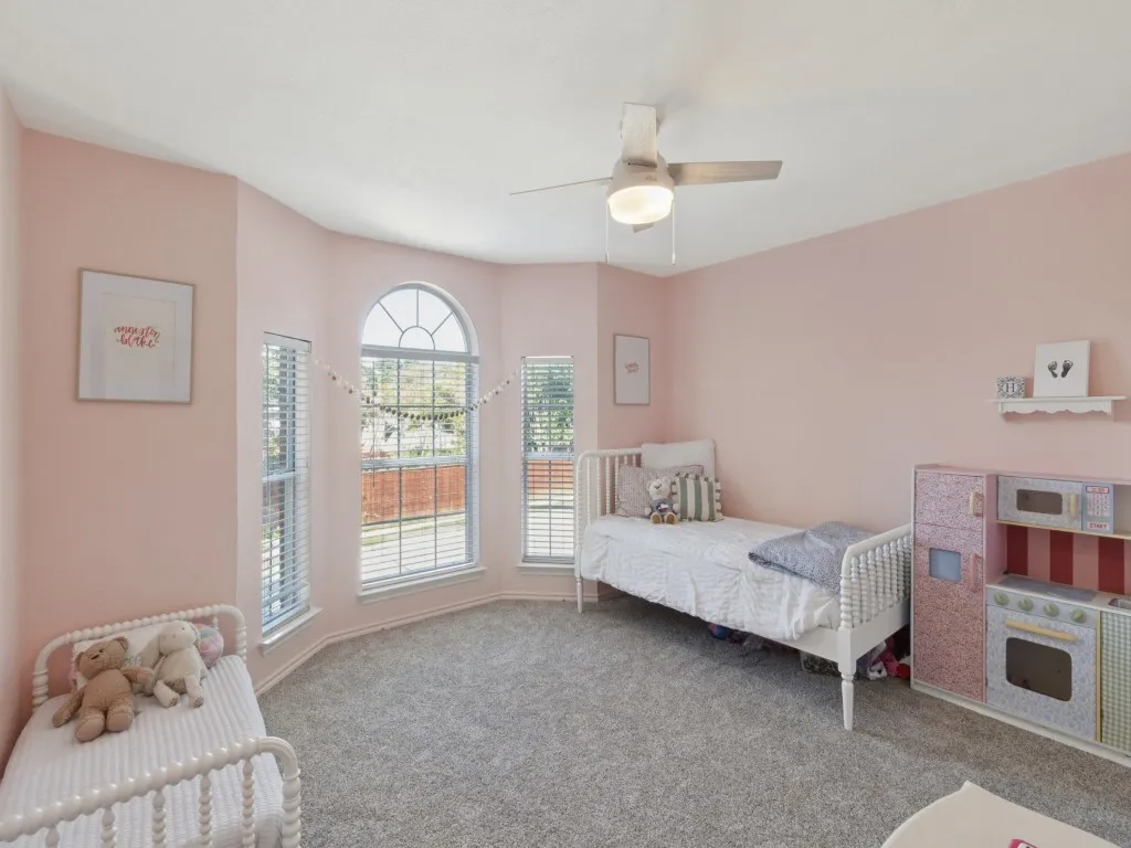 Single Family Residence For Sale in Denton County , 2514 Fallview Lane, Carrollton, Texas 75007, 5 Bedroom, 3 Bathroom, 2 Garage spaces, 3,310 Sqft, built in 1992, mls#21404696, Real Estate Agent in Carrollton, Homes For Sale in Denton county, Homes For Sale in Carrollton, Realtor in Carrollton Texas, Real Estate Brokerage Independent Realty Texas, Luminita Cordes Realtor