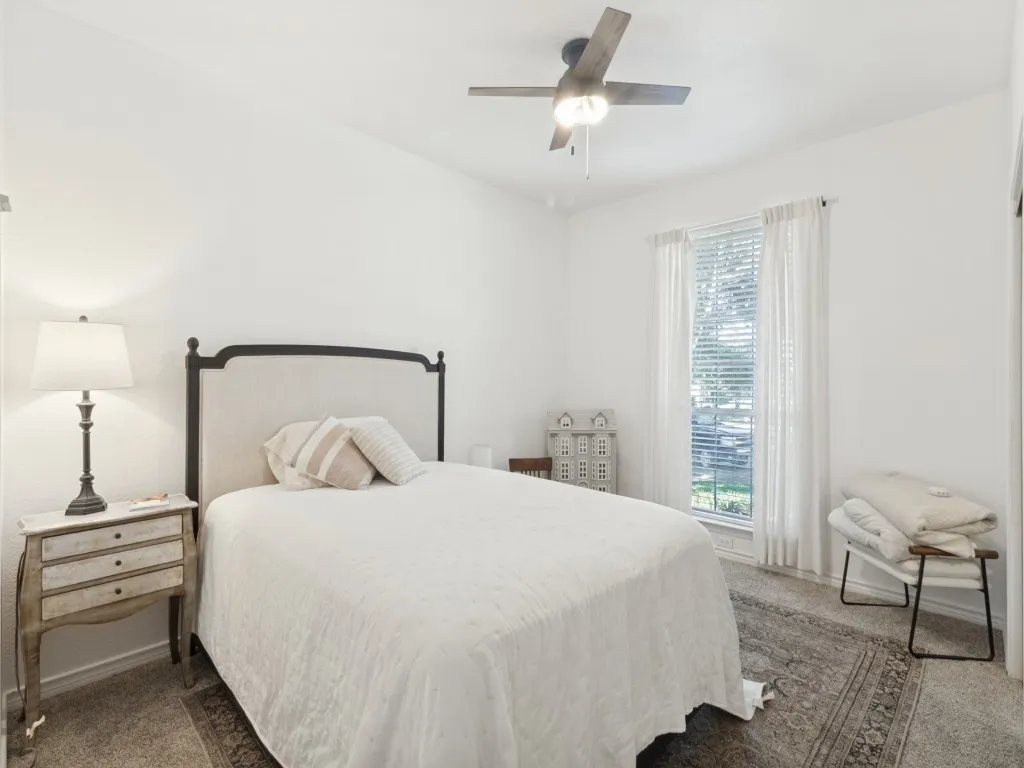 Single Family Residence For Sale in Denton County , 2514 Fallview Lane, Carrollton, Texas 75007, 5 Bedroom, 3 Bathroom, 2 Garage spaces, 3,310 Sqft, built in 1992, mls#21404696, Real Estate Agent in Carrollton, Homes For Sale in Denton county, Homes For Sale in Carrollton, Realtor in Carrollton Texas, Real Estate Brokerage Independent Realty Texas, Luminita Cordes Realtor