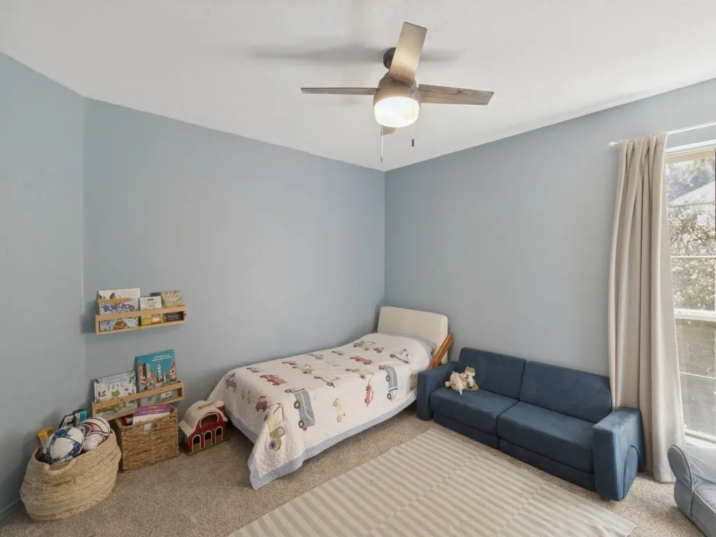 Single Family Residence For Sale in Denton County , 2514 Fallview Lane, Carrollton, Texas 75007, 5 Bedroom, 3 Bathroom, 2 Garage spaces, 3,310 Sqft, built in 1992, mls#21404696, Real Estate Agent in Carrollton, Homes For Sale in Denton county, Homes For Sale in Carrollton, Realtor in Carrollton Texas, Real Estate Brokerage Independent Realty Texas, Luminita Cordes Realtor