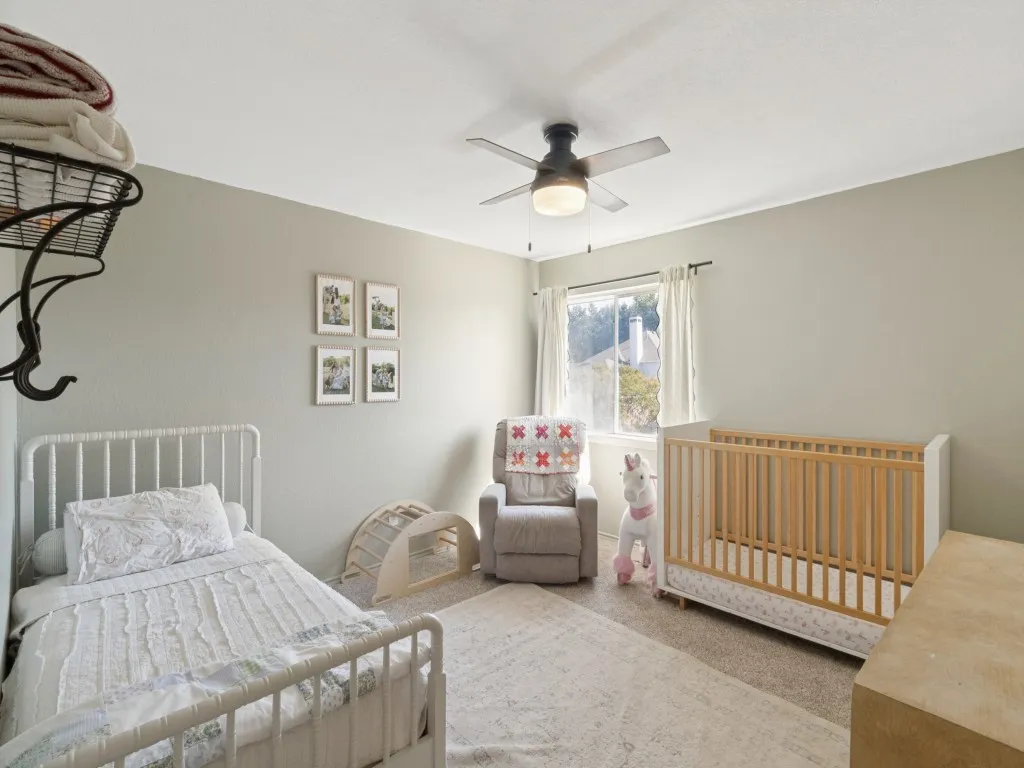 Single Family Residence For Sale in Denton County , 2514 Fallview Lane, Carrollton, Texas 75007, 5 Bedroom, 3 Bathroom, 2 Garage spaces, 3,310 Sqft, built in 1992, mls#21404696, Real Estate Agent in Carrollton, Homes For Sale in Denton county, Homes For Sale in Carrollton, Realtor in Carrollton Texas, Real Estate Brokerage Independent Realty Texas, Luminita Cordes Realtor