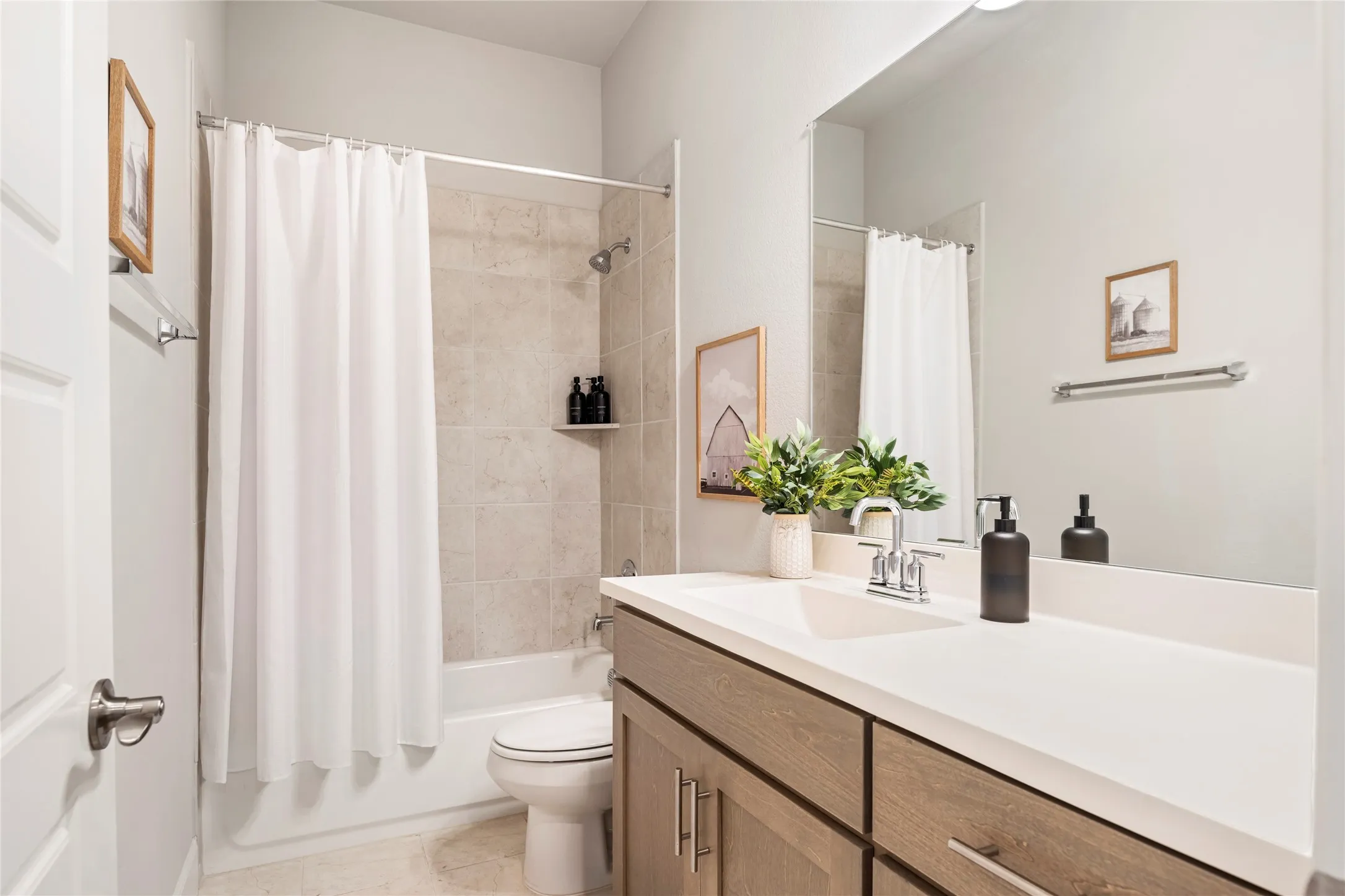 Single Family Residence For Sale in Denton County , 356 Greenbriar Road, Little Elm, Texas 75068, 3 Bedroom, 2 Bathroom, 3 Garage spaces, 2,224 Sqft, built in 2022, mls#21410371, Real Estate Agent in Little Elm, Homes For Sale in Denton county, Homes For Sale in Little Elm, Realtor in Little Elm Texas, Real Estate Brokerage Independent Realty Texas, Luminita Cordes Realtor