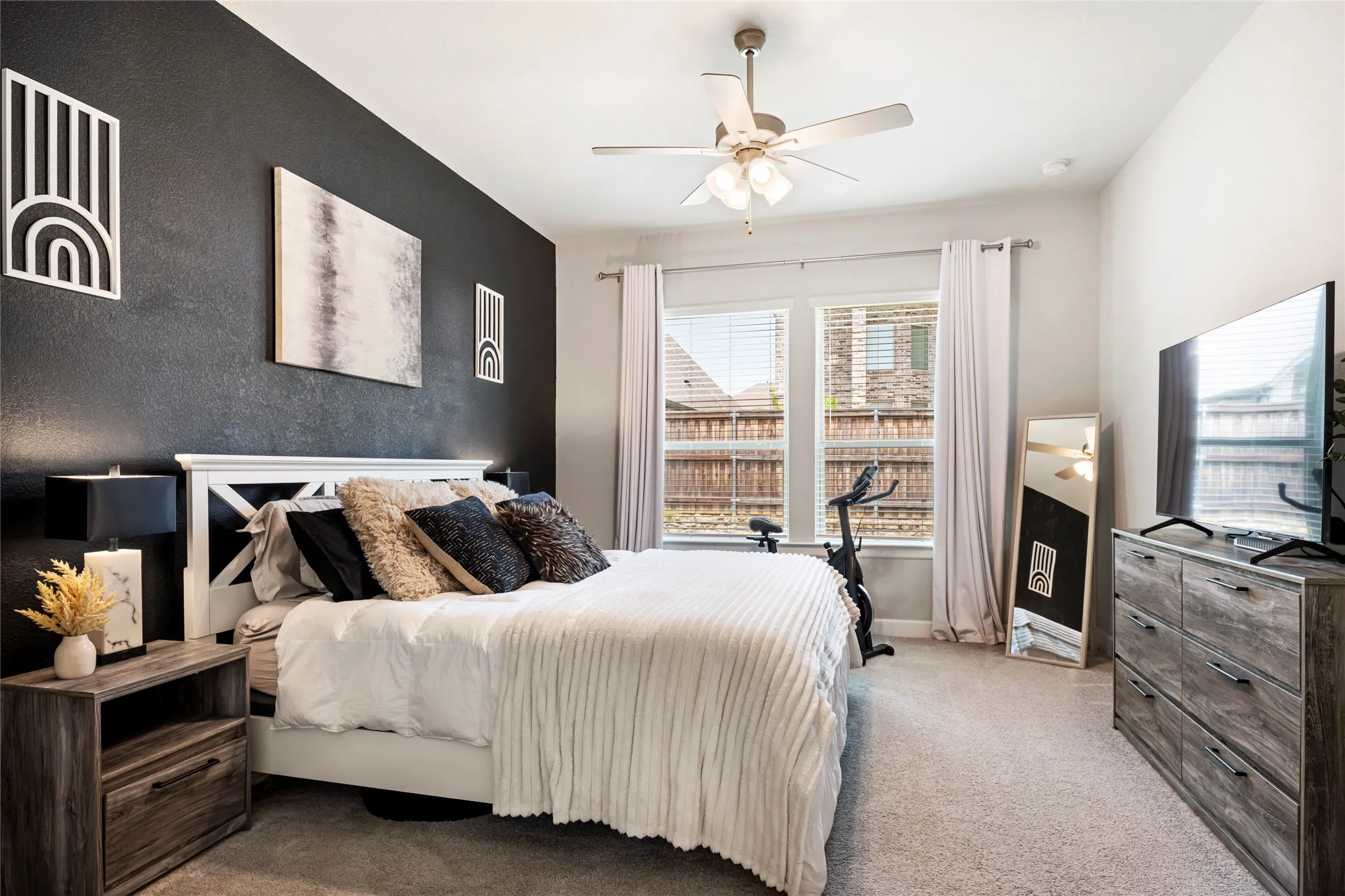 Single Family Residence For Sale in Denton County , 356 Greenbriar Road, Little Elm, Texas 75068, 3 Bedroom, 2 Bathroom, 3 Garage spaces, 2,224 Sqft, built in 2022, mls#21410371, Real Estate Agent in Little Elm, Homes For Sale in Denton county, Homes For Sale in Little Elm, Realtor in Little Elm Texas, Real Estate Brokerage Independent Realty Texas, Luminita Cordes Realtor