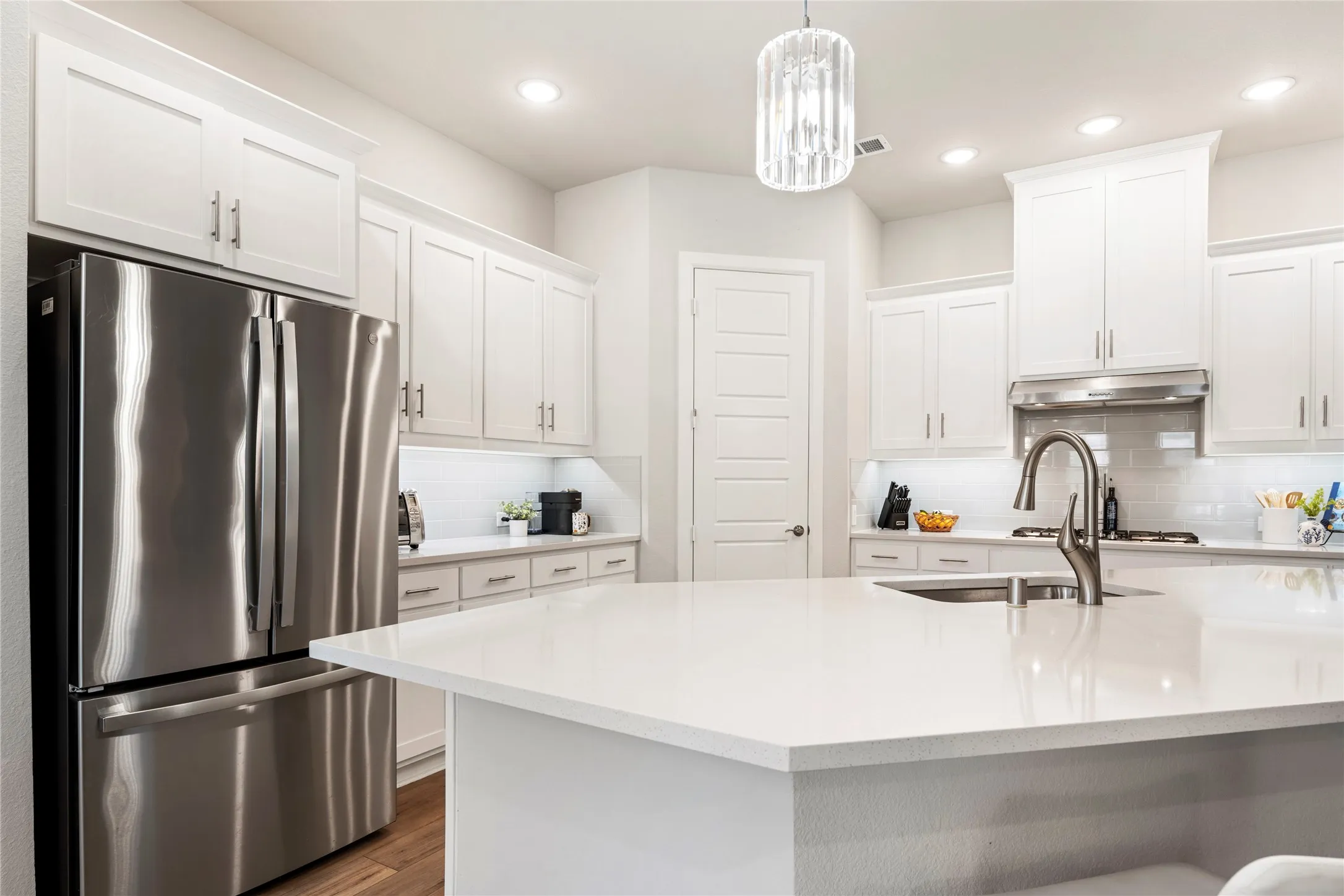 Single Family Residence For Sale in Denton County , 356 Greenbriar Road, Little Elm, Texas 75068, 3 Bedroom, 2 Bathroom, 3 Garage spaces, 2,224 Sqft, built in 2022, mls#21410371, Real Estate Agent in Little Elm, Homes For Sale in Denton county, Homes For Sale in Little Elm, Realtor in Little Elm Texas, Real Estate Brokerage Independent Realty Texas, Luminita Cordes Realtor