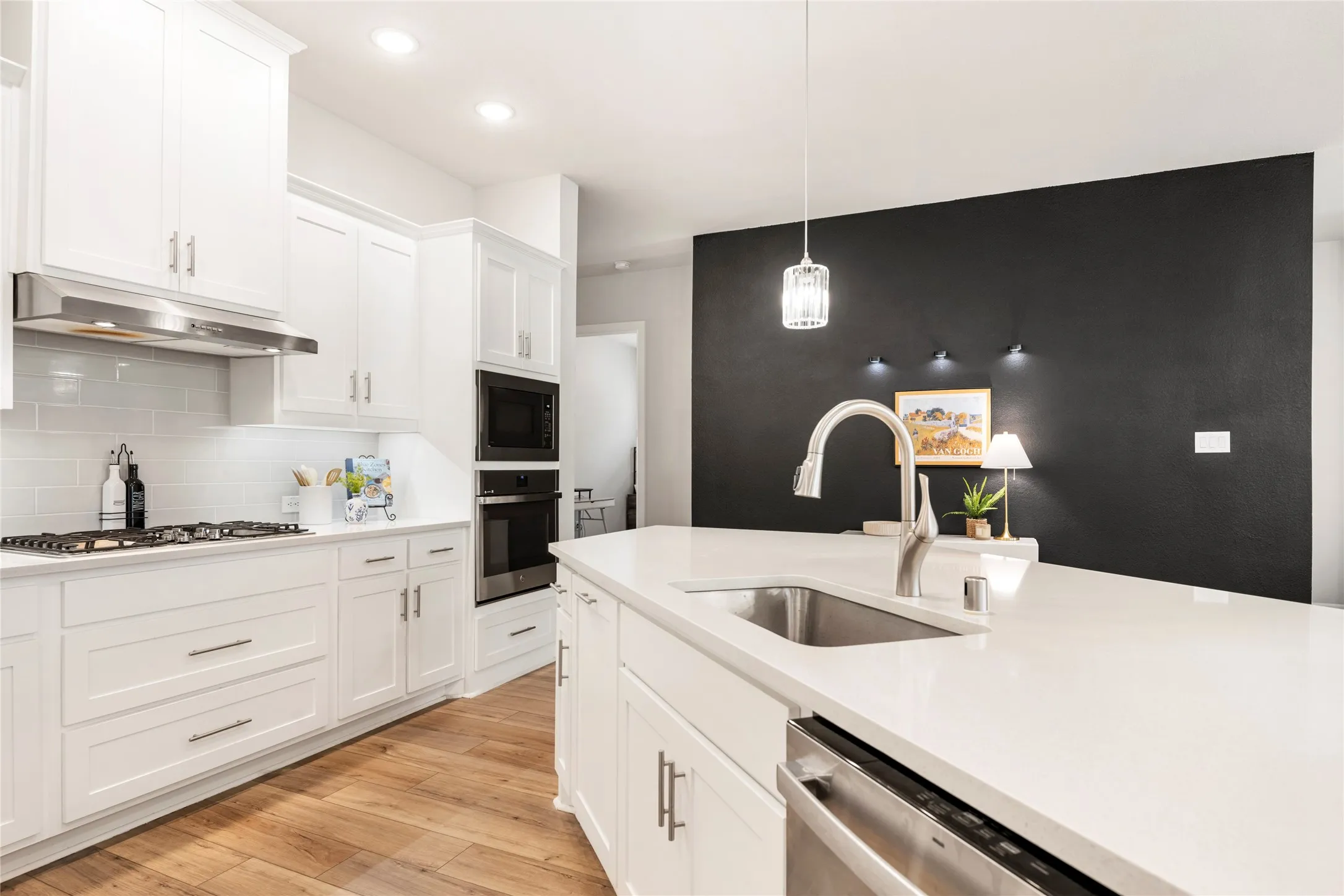 Single Family Residence For Sale in Denton County , 356 Greenbriar Road, Little Elm, Texas 75068, 3 Bedroom, 2 Bathroom, 3 Garage spaces, 2,224 Sqft, built in 2022, mls#21410371, Real Estate Agent in Little Elm, Homes For Sale in Denton county, Homes For Sale in Little Elm, Realtor in Little Elm Texas, Real Estate Brokerage Independent Realty Texas, Luminita Cordes Realtor