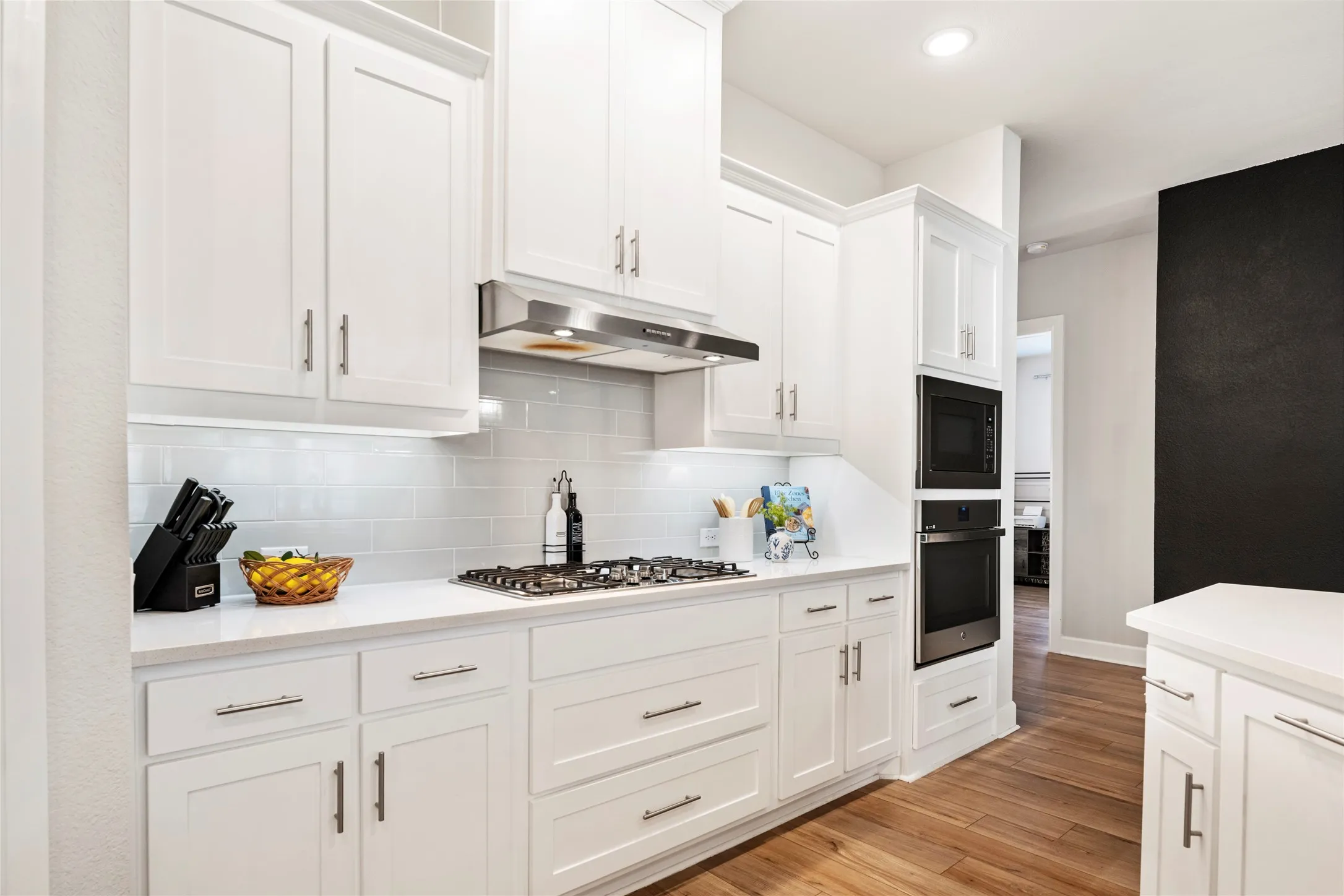 Single Family Residence For Sale in Denton County , 356 Greenbriar Road, Little Elm, Texas 75068, 3 Bedroom, 2 Bathroom, 3 Garage spaces, 2,224 Sqft, built in 2022, mls#21410371, Real Estate Agent in Little Elm, Homes For Sale in Denton county, Homes For Sale in Little Elm, Realtor in Little Elm Texas, Real Estate Brokerage Independent Realty Texas, Luminita Cordes Realtor